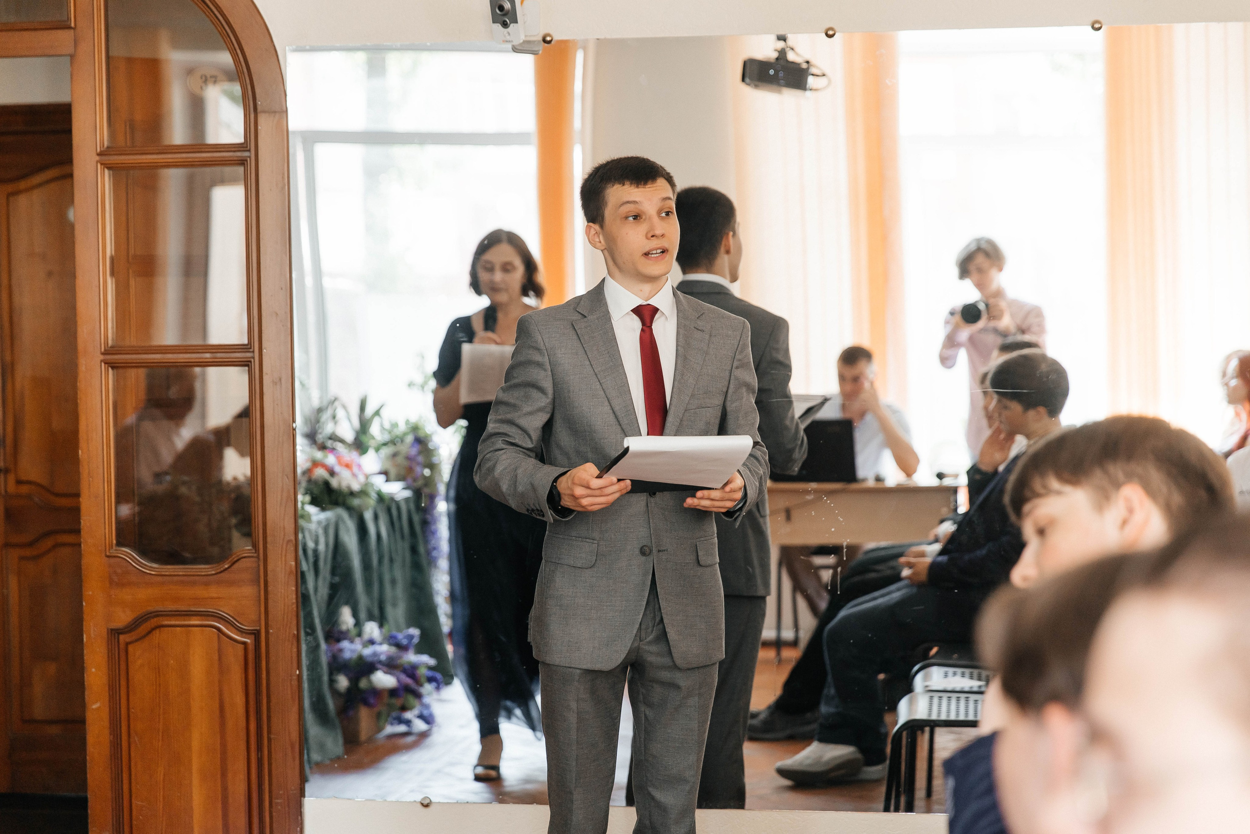 Гимназия Пеленг. _Carpe diem_