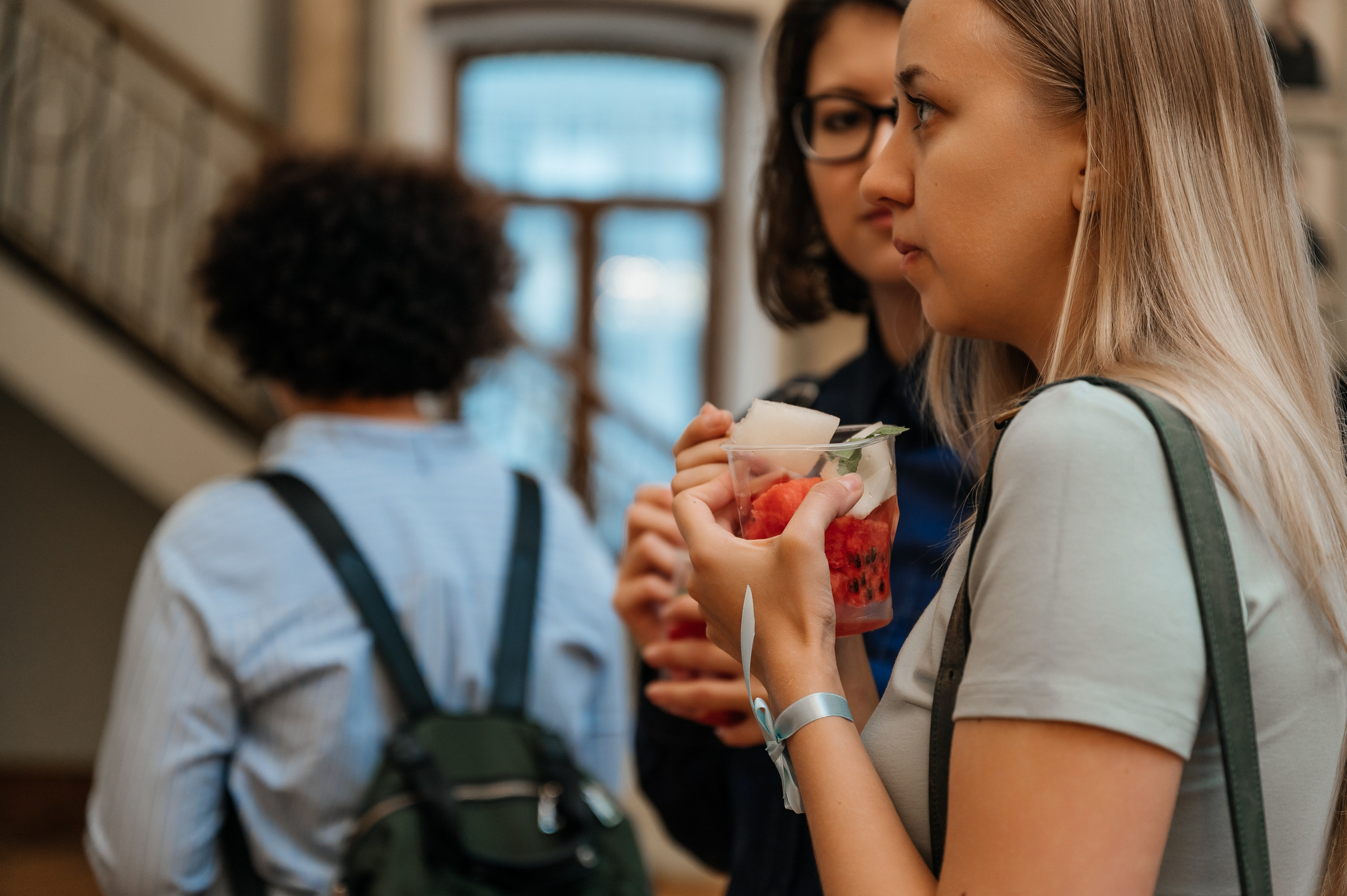 Открытие выставки Кати Васильевой в Молодежном театре. Wedding and family photographer USA