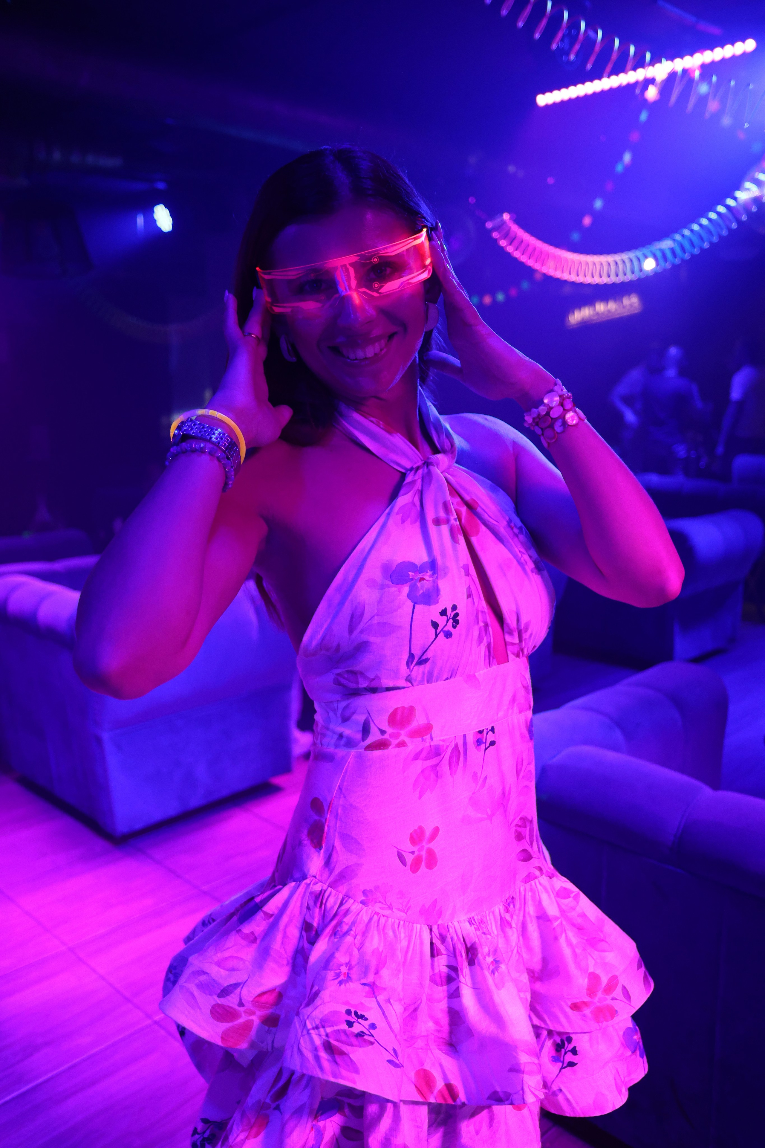 Neon Party 01.08.25. Мята Спортивная — Кальянная, караоке, бар в Минске