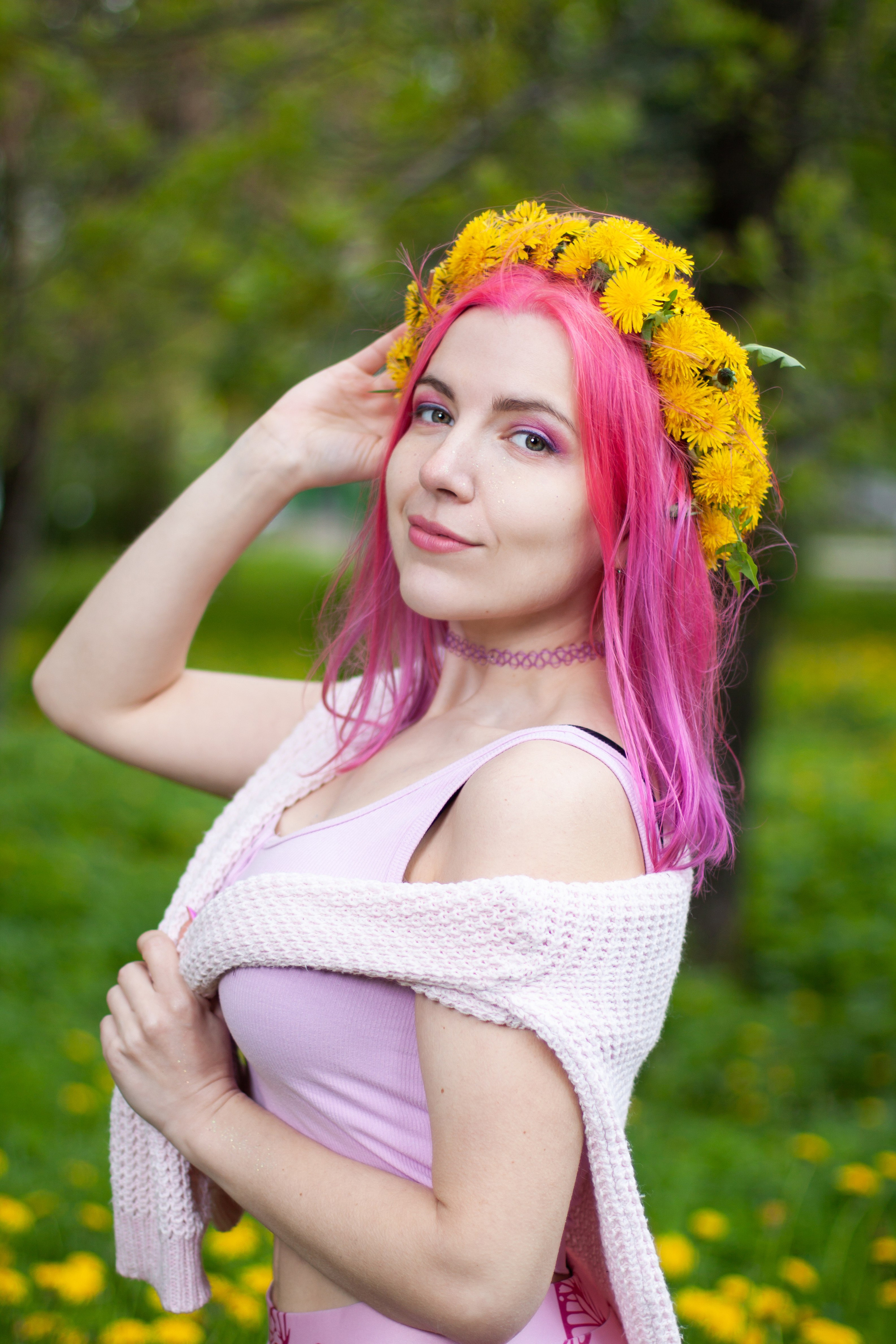 Цветущая яблоня и одуванчики. Эльвира. Артем Ершов. Фотограф, Тверь