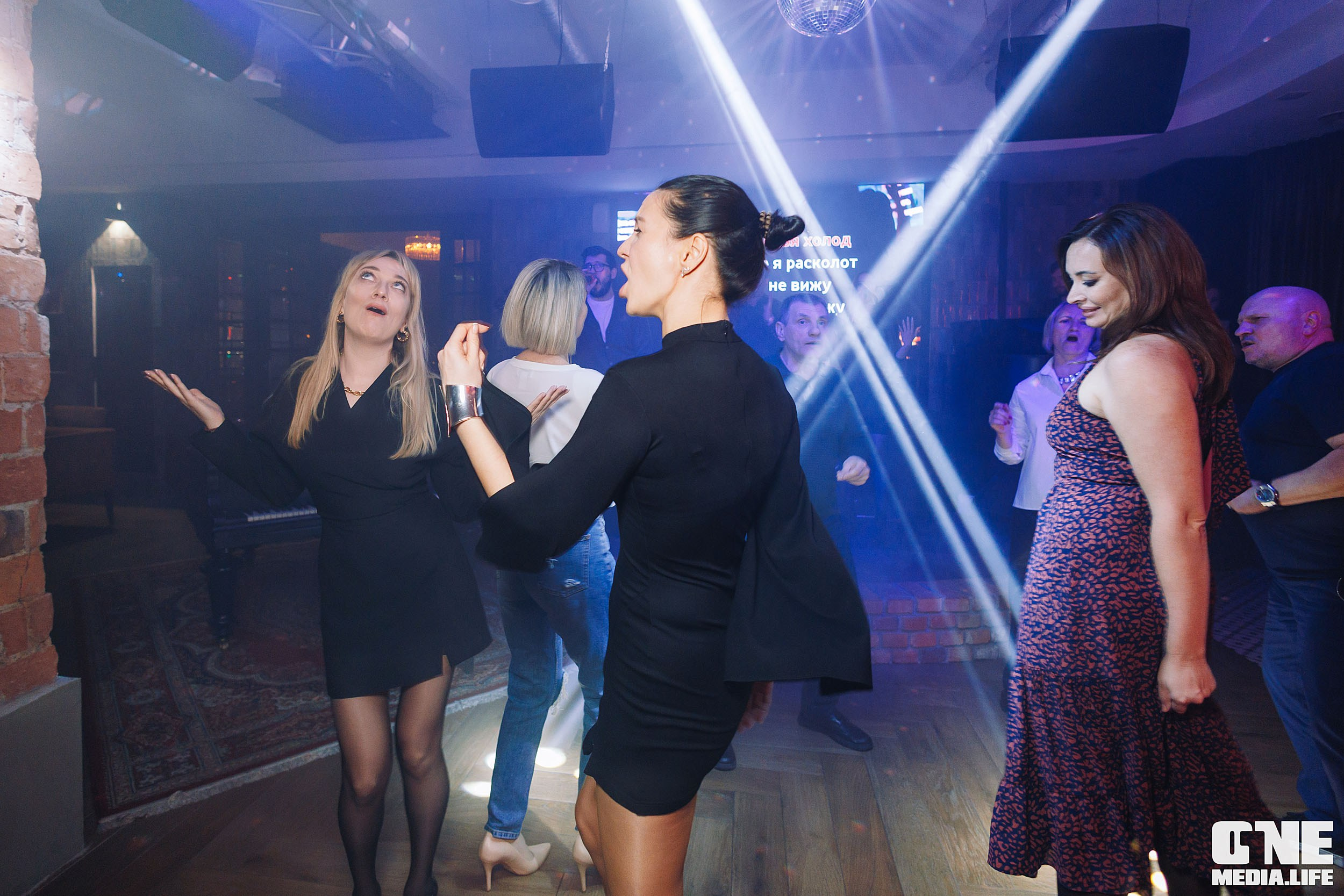 Фоторепортаж из караоке-клуба Белгравия. One Media Life: фоторепортажи, фотоотчеты с мероприятий и заведений