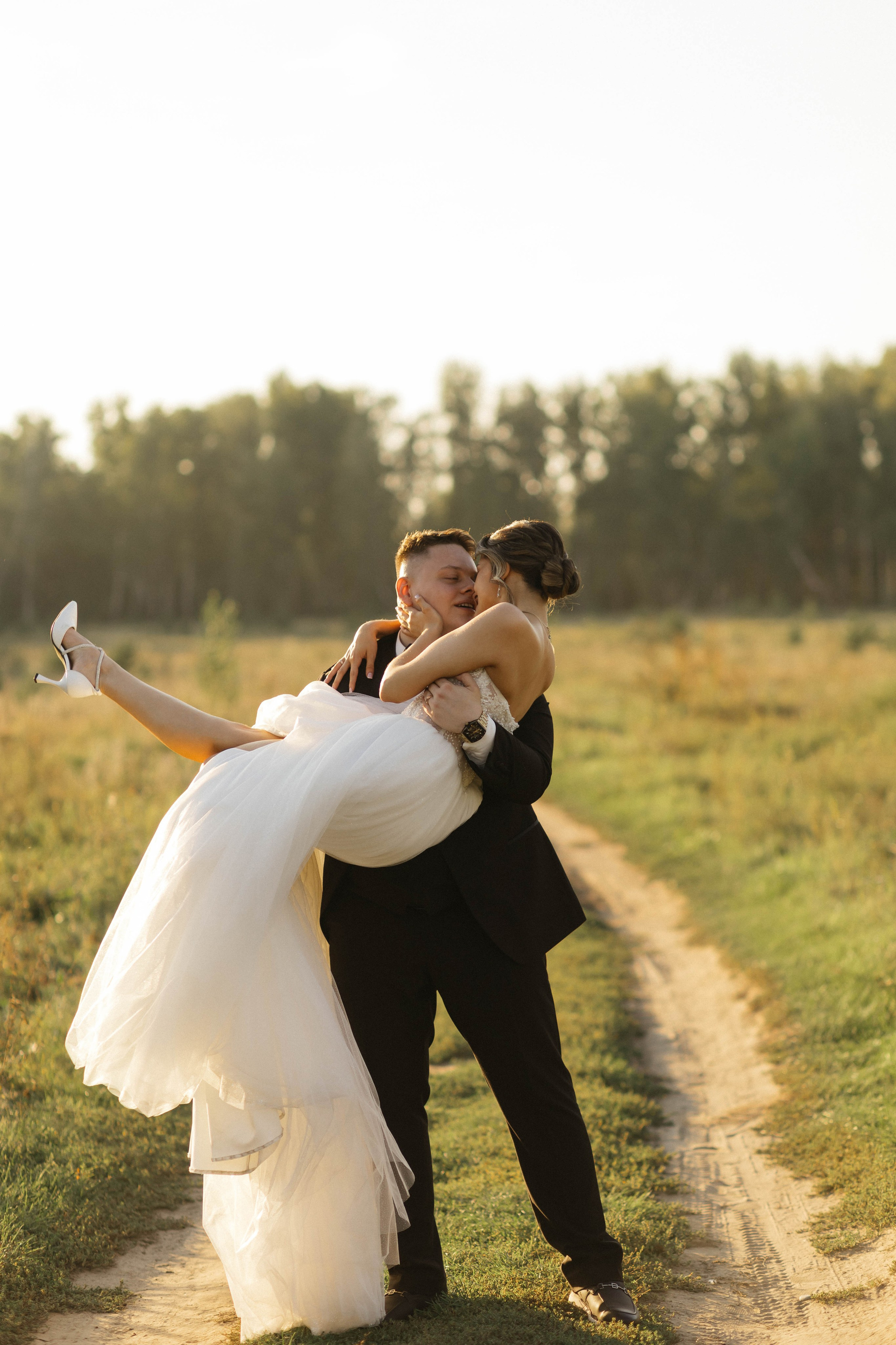 Свадебная история. Лесной Виладж. Свадебный и семейный фотограф Рассказова Виктория
