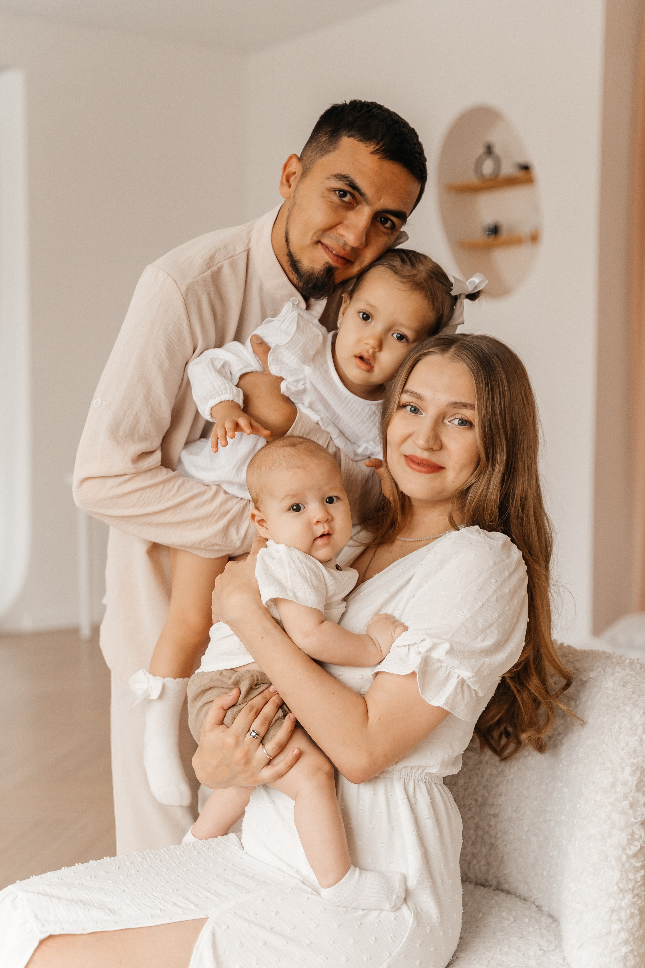 Манук, Настя, Сабрина и Эмин. Волик Мария