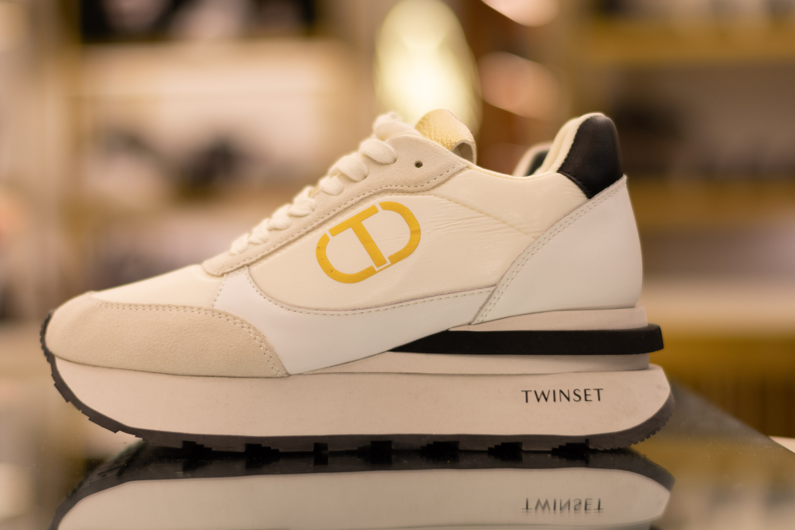 Для организаций. Предметная фотосессия для обувного магазина Capsula. Фотограф/видеограф Богдан Голованов