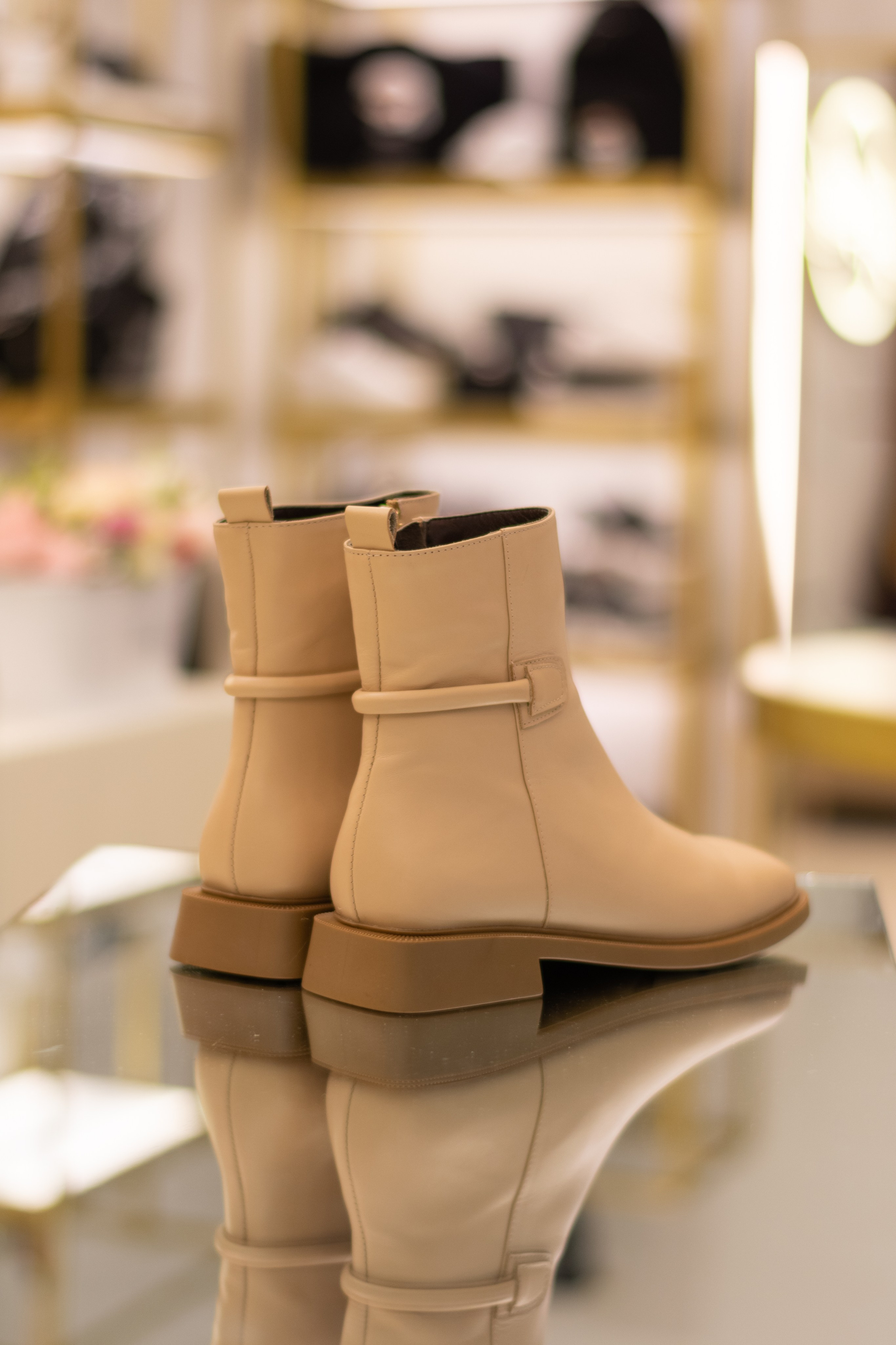 Для организаций. Предметная фотосессия для обувного магазина Capsula. Фотограф/видеограф Богдан Голованов