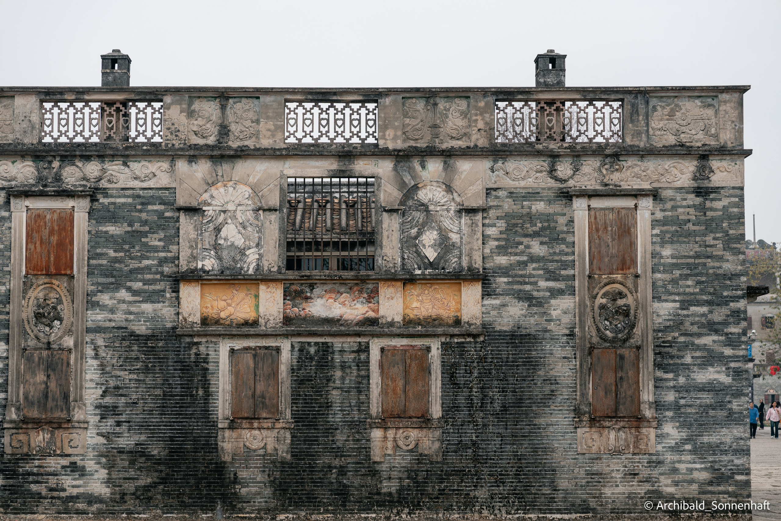 Diaolou in Kaiping. Photographer in Guangzhou, China. Archibald Sonnenhaft