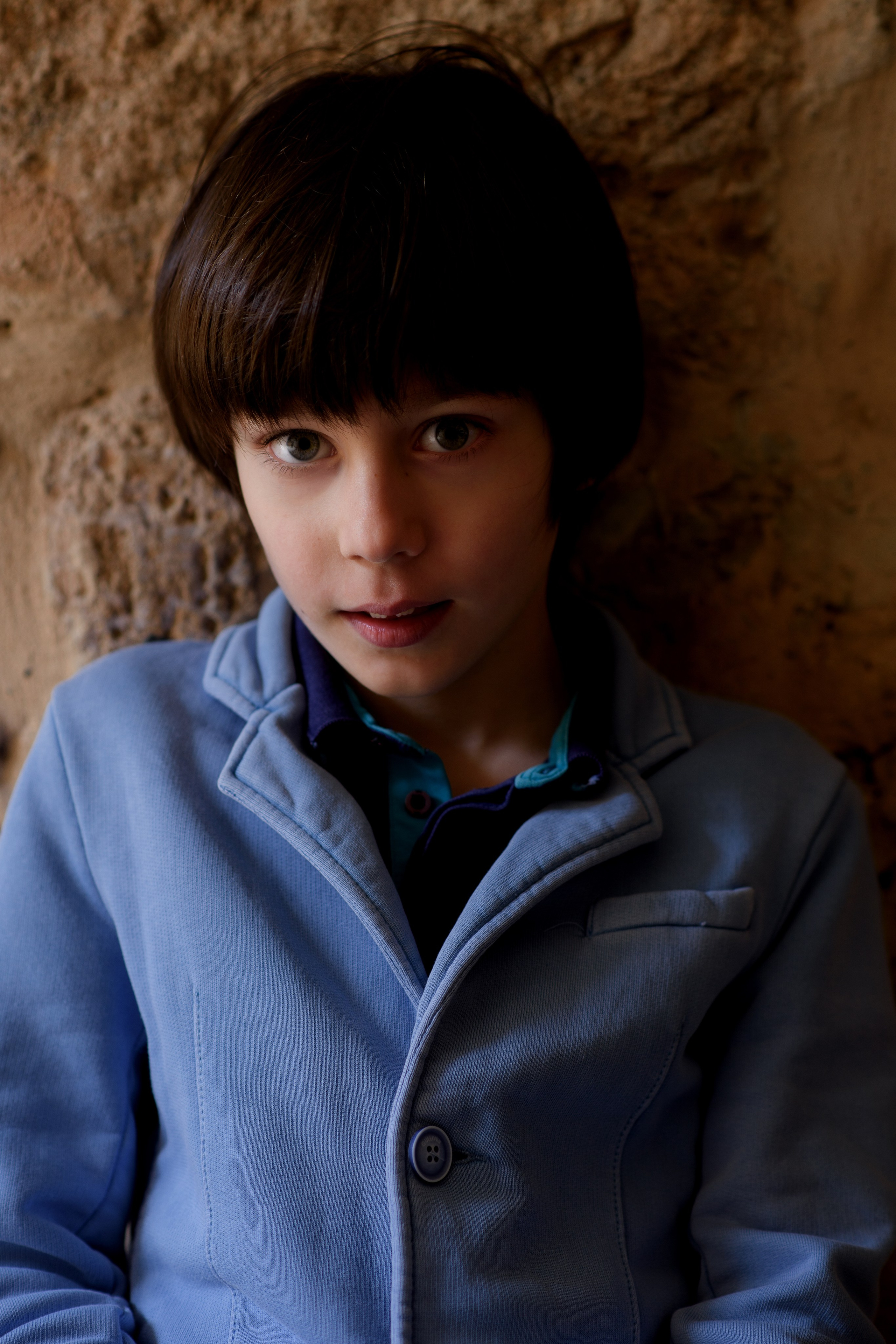 Фотосессия мальчика в старом городе. Главная