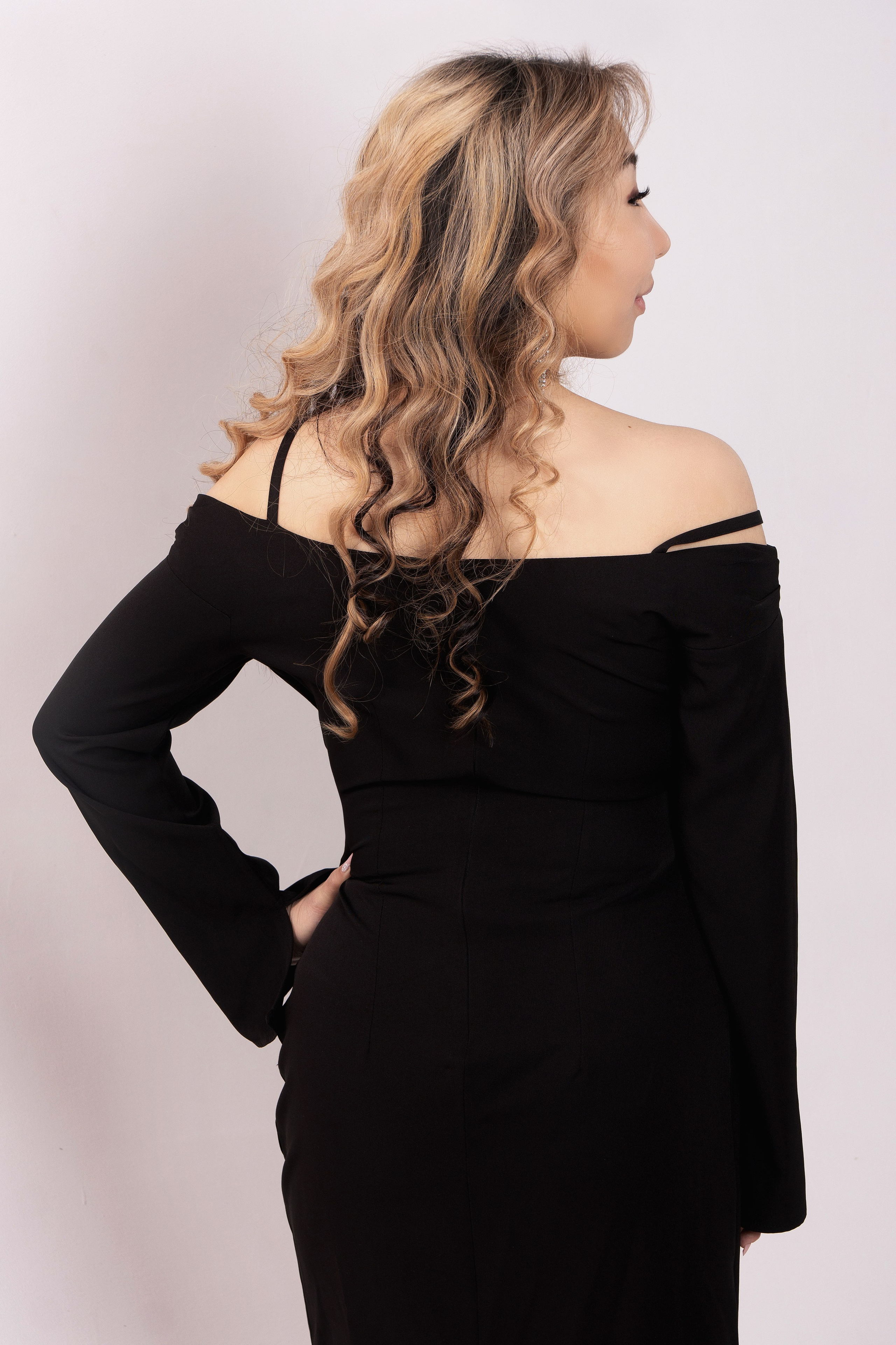 Фотоконтент, женский портрет. Занимаюсь профессиональной фотографией и живу рядом с Байкалом. Работаю в разных жанрах