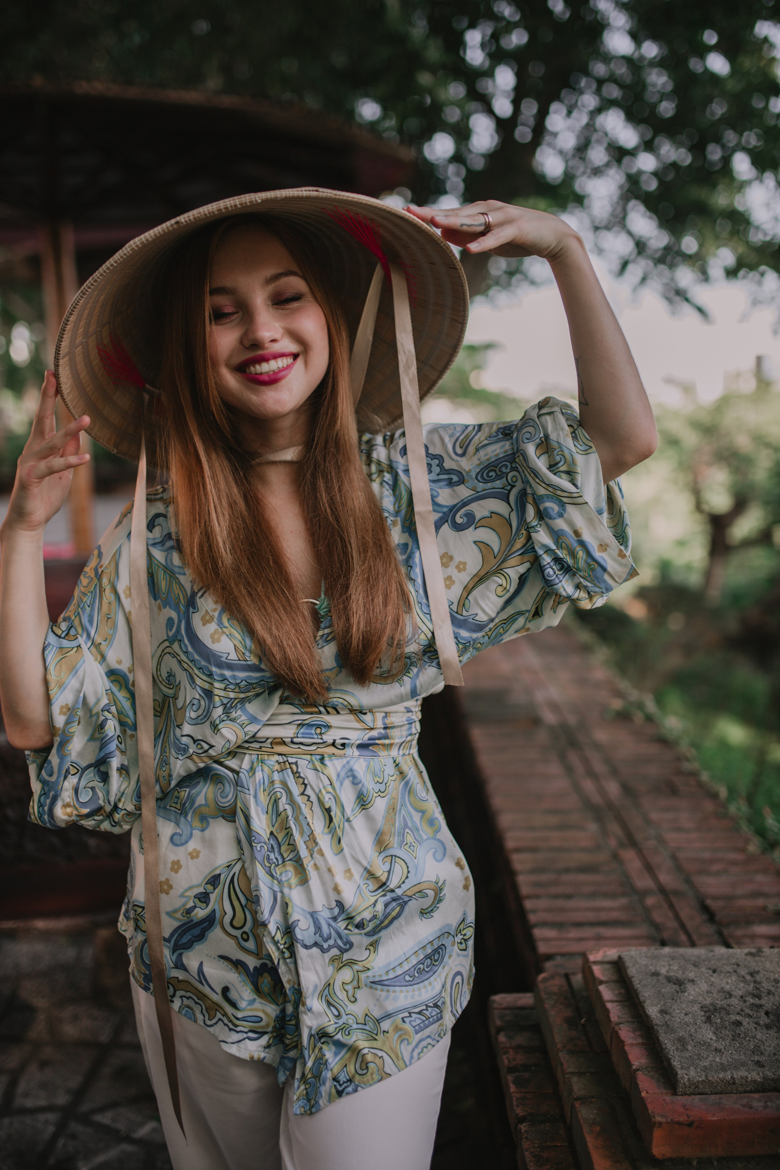 Елизавета на улицах Вьетнама. Главная