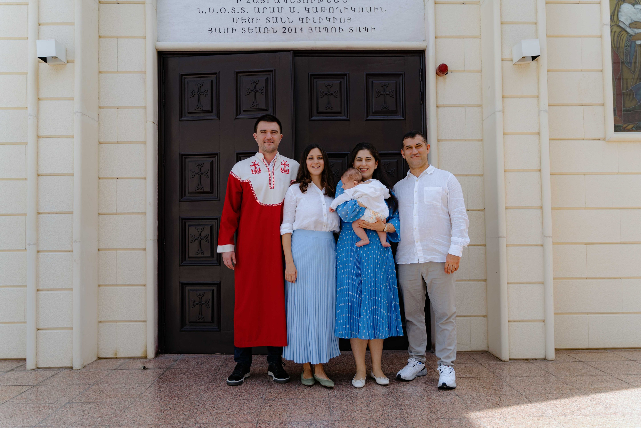 Крещение в армянской церкви в Абу-Даби. Фотограф ОАЭ