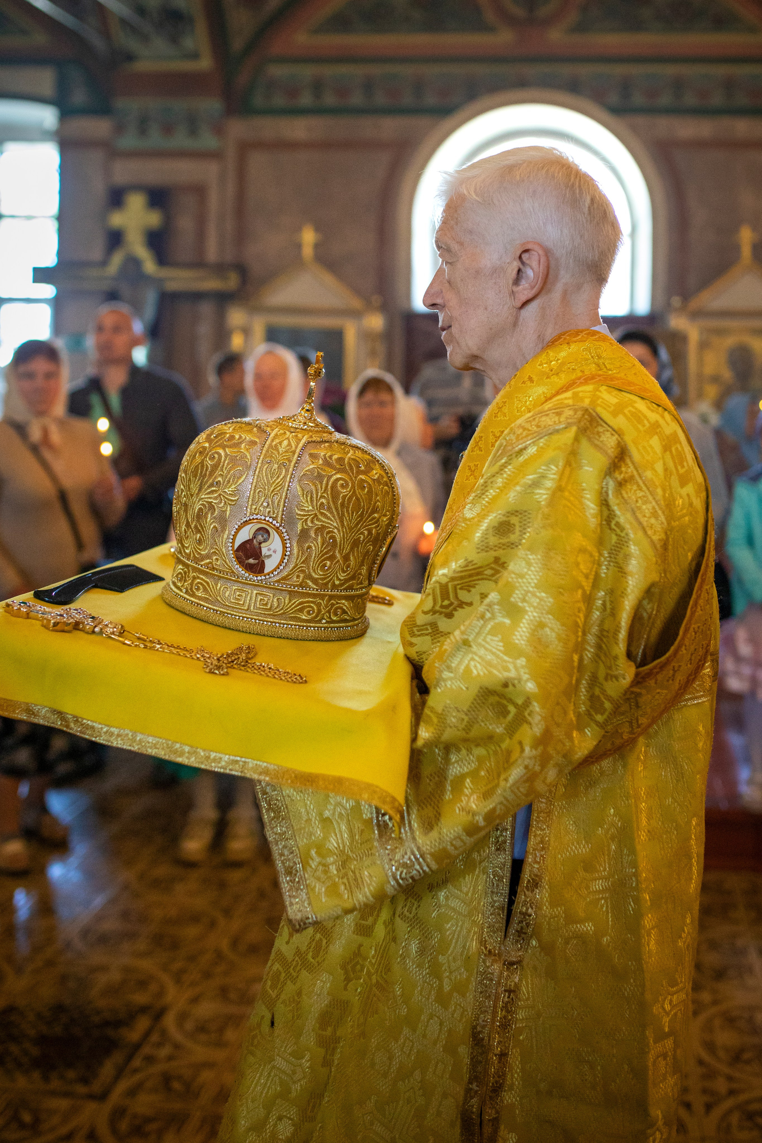 Служба епископа Александровского и Юрьев-Польского Иннокентия. Арт- фотограф Москва
