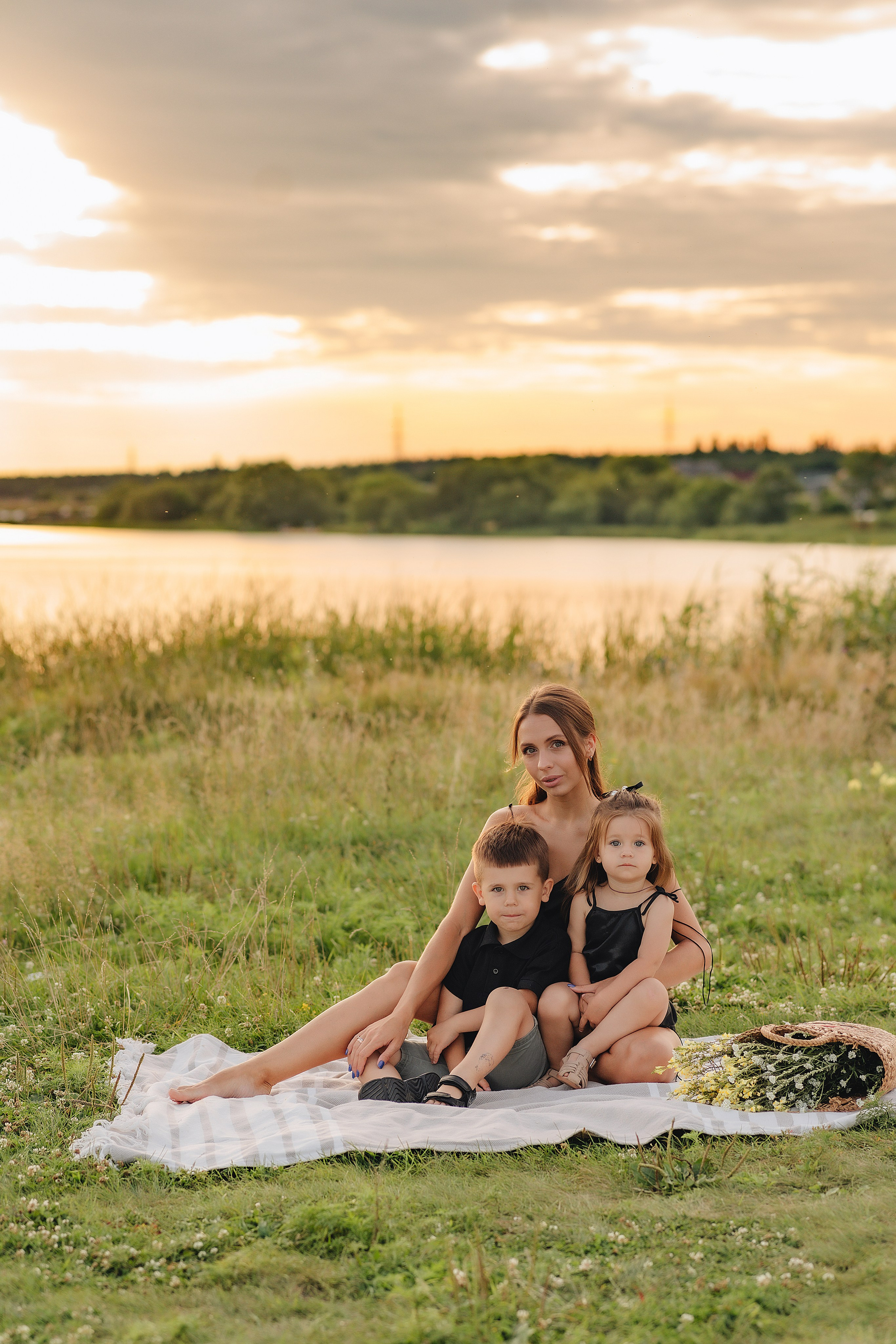 Юлия, Арина и Артём. Фотограф Карина Шмулёва. Воронеж и область