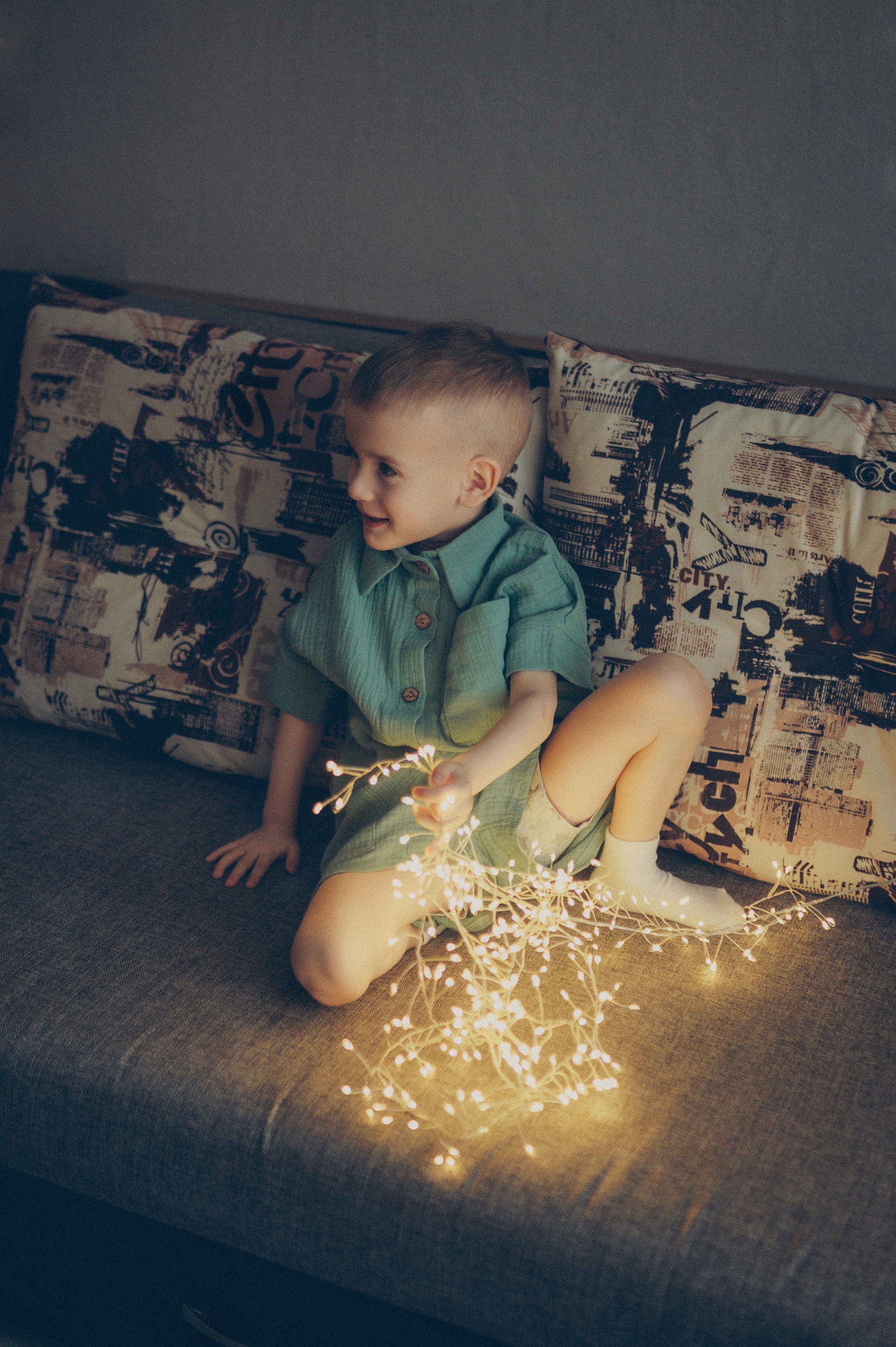 Миша и Тимофей (новогодняя домашняя). Фотограф, г. Лесной Свердловской области