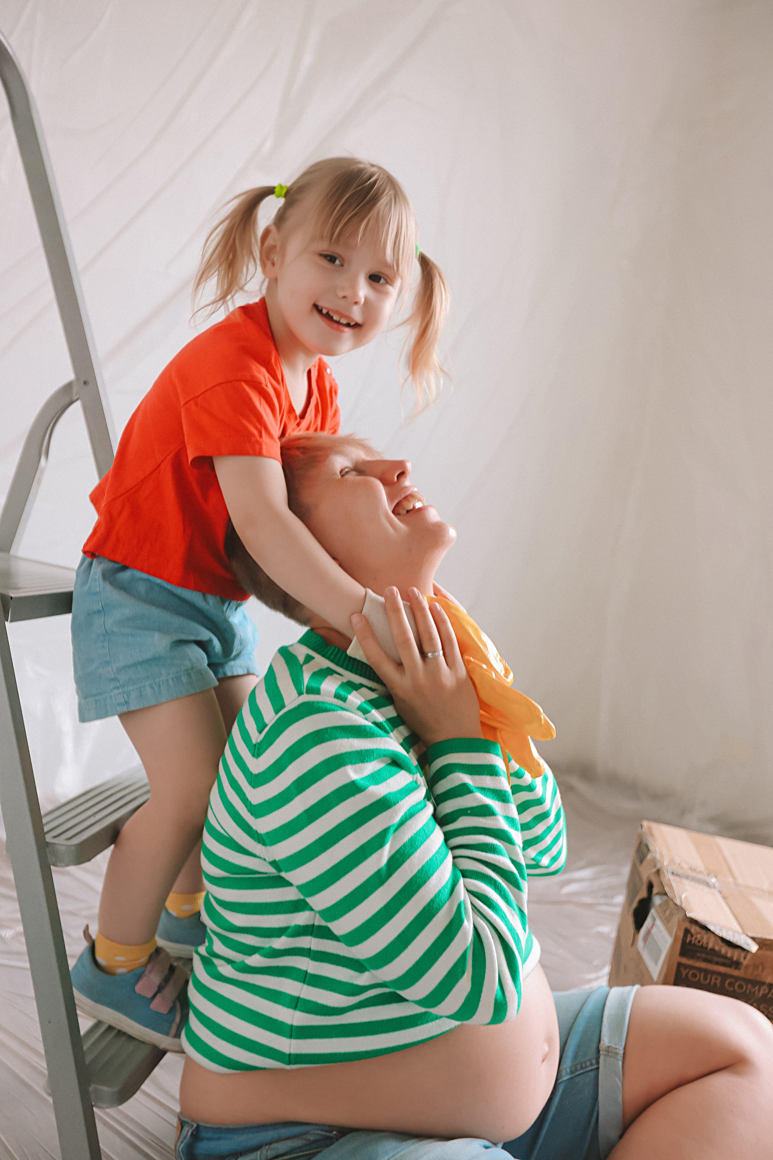Ремонт. Семейный фотограф Тюмень, фотограф на роды Салмина Мария
