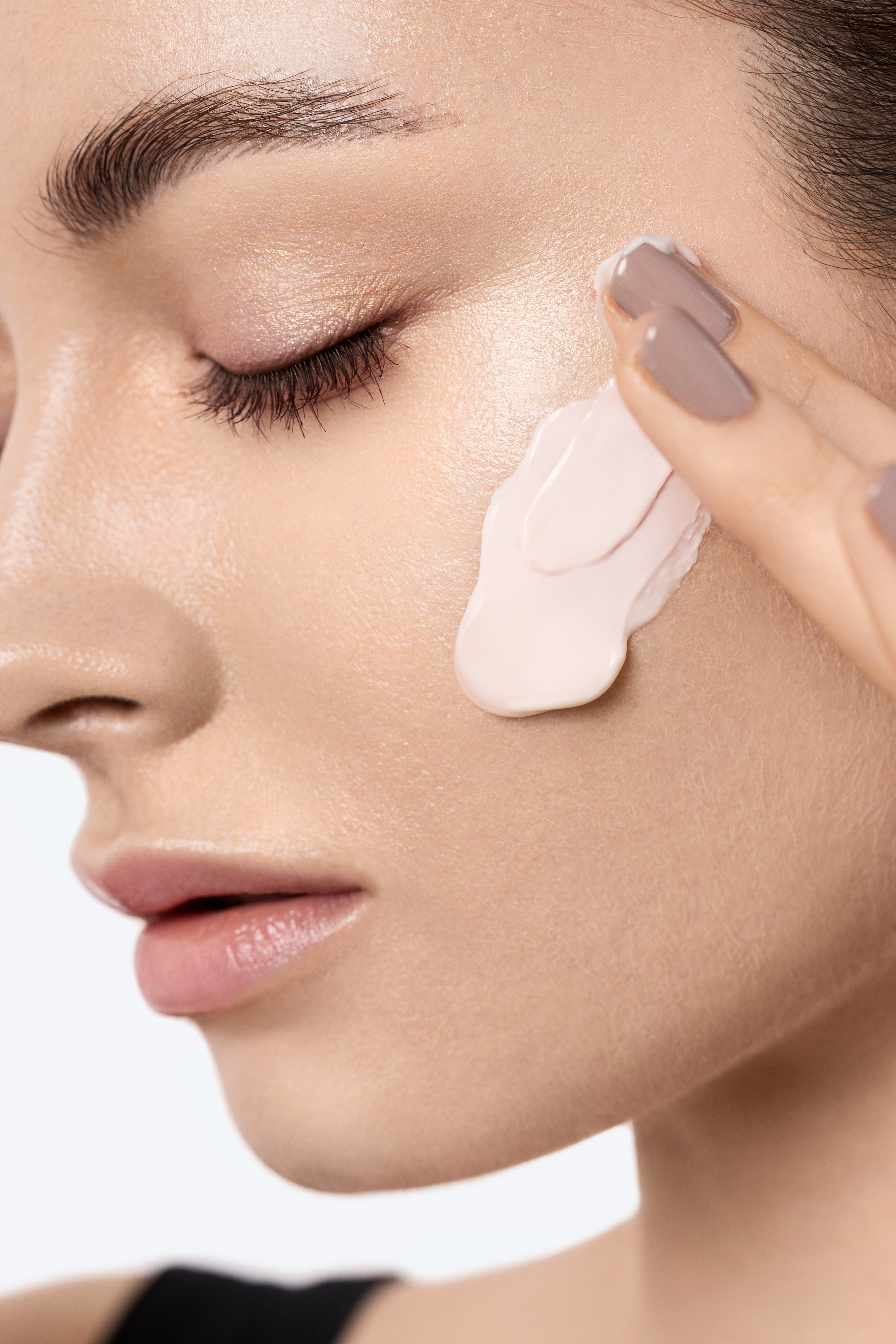 СЪЕМКА С МОДЕЛЬЮ. Предметный фотограф в Москве