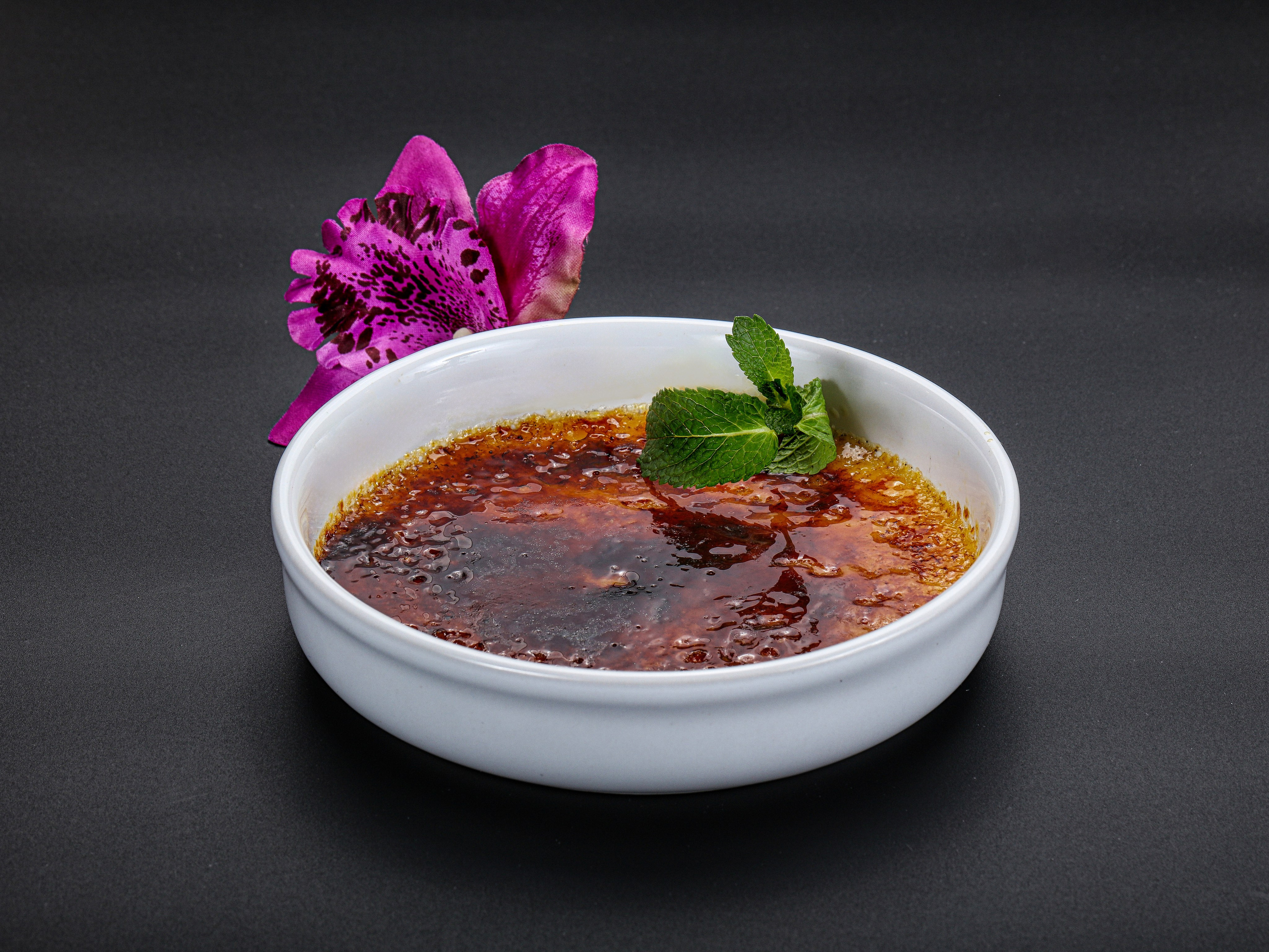 Фотосъемка десертов и выпечки. Заказ по тел.: +7 (906) 006-90-22. Фуд-фотограф Андрей Старостин — съемка еды в Москве. 9000 руб. в час