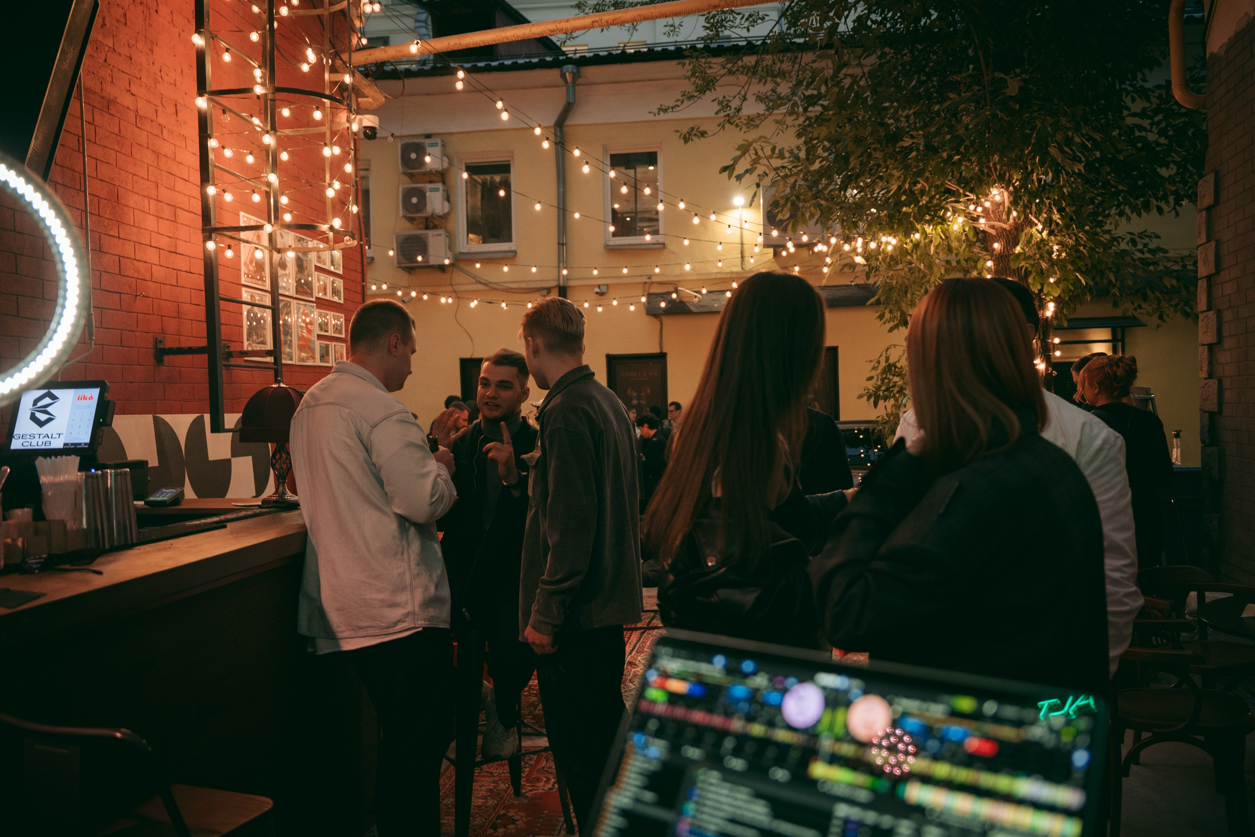 ВЕЧЕРИНКА в баре GESHTALT. Репортажный фотограф в Москве Саша Дружинина
