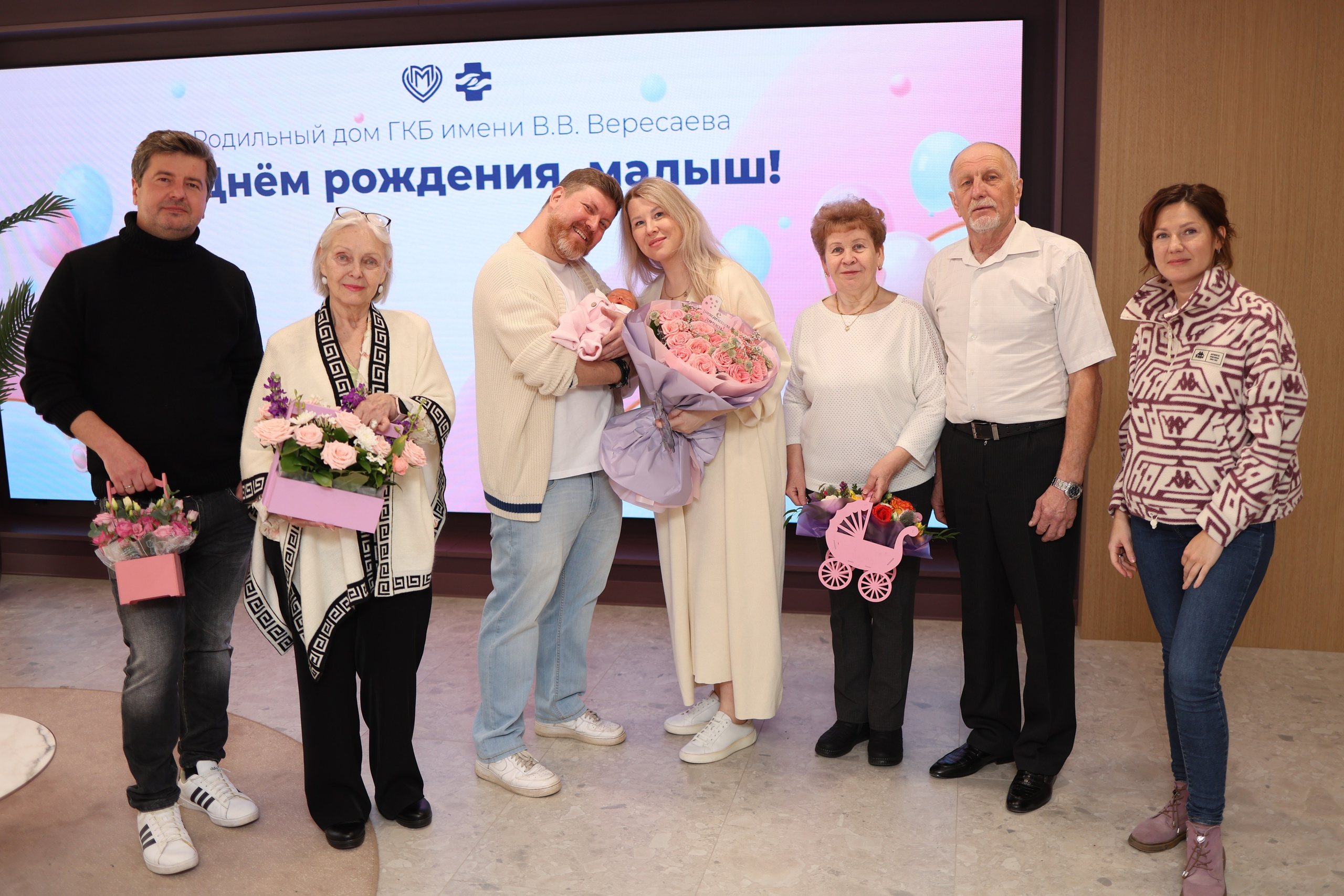 Выписка из роддома. Фотограф на крещение Москва
