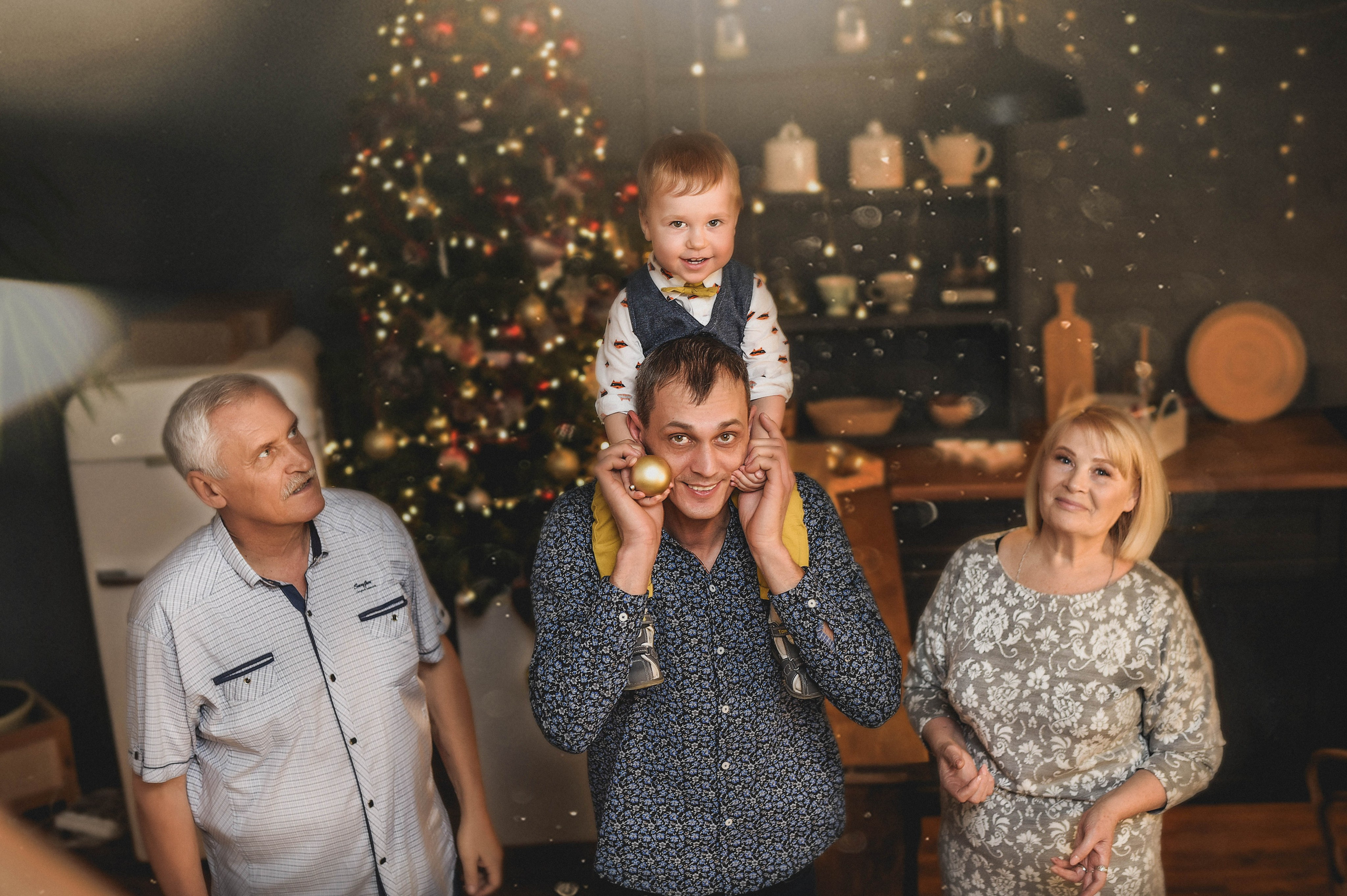 Семейная новогодняя 5. Свадебный, семейный, детский, контент фотограф в Омске Максим Ильин