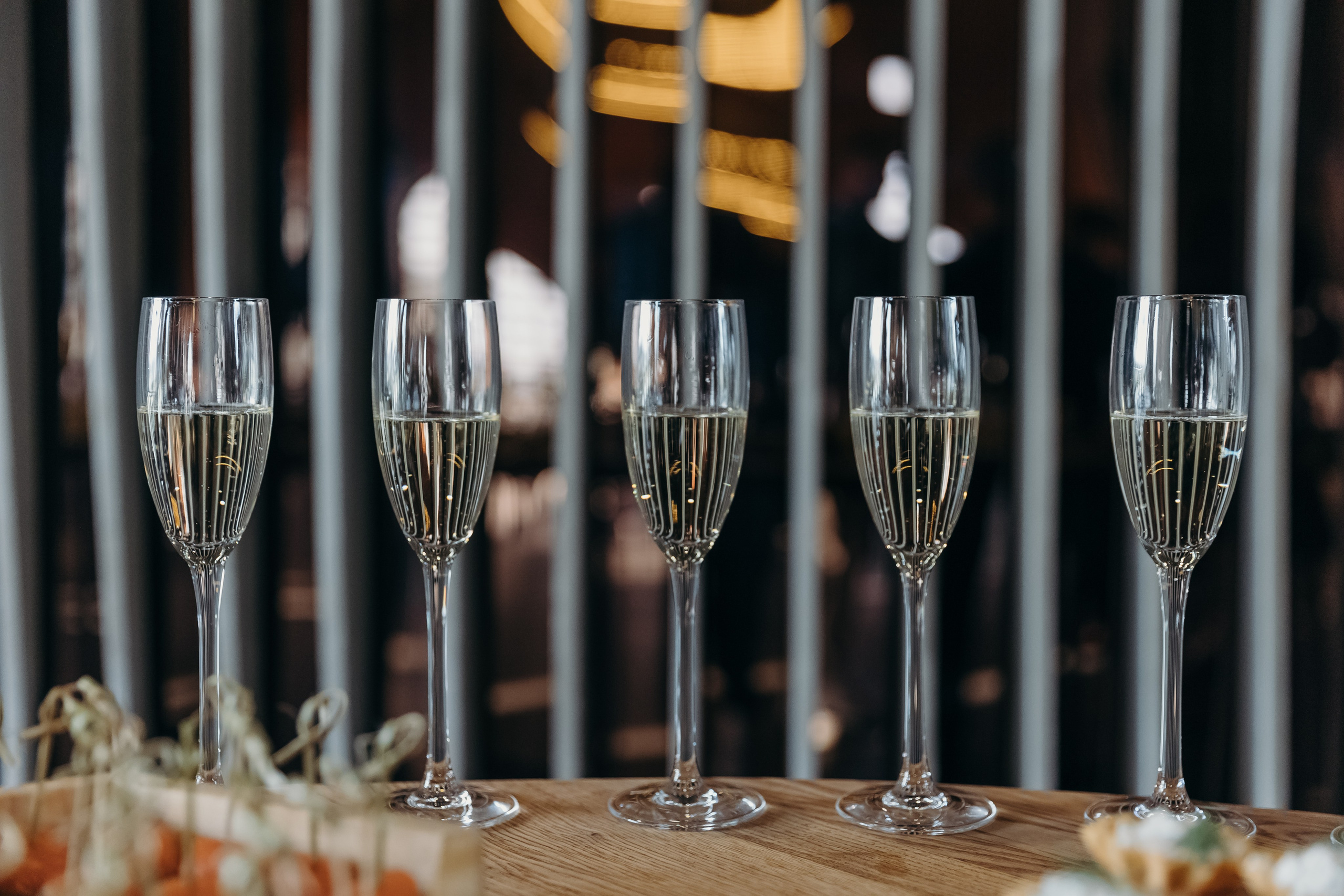 Свадьба для своих в Замке Шамони в Красноярске. Свадебный фотограф-видеограф в Красноярске Евгений Константинопольский