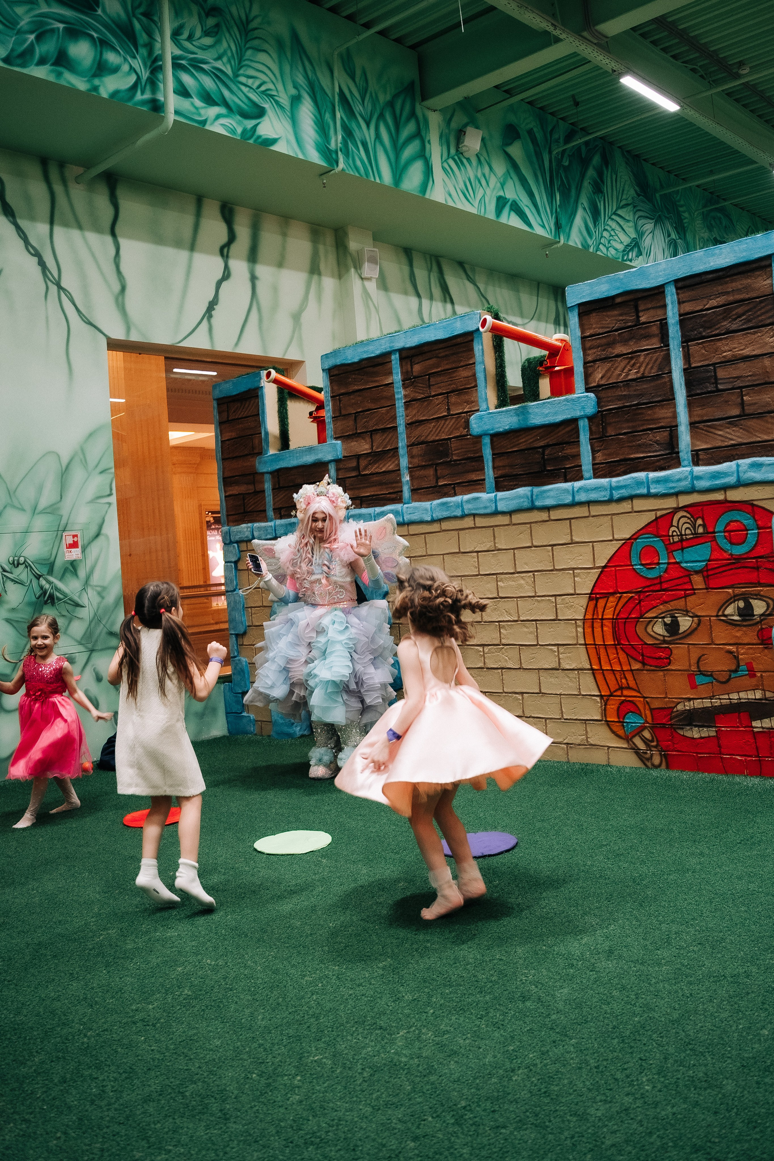 День рождения в Takaboom Vegas Крокус Сити. Свадебный и семейный фотограф в Москве и МО Геннадий Туманцев