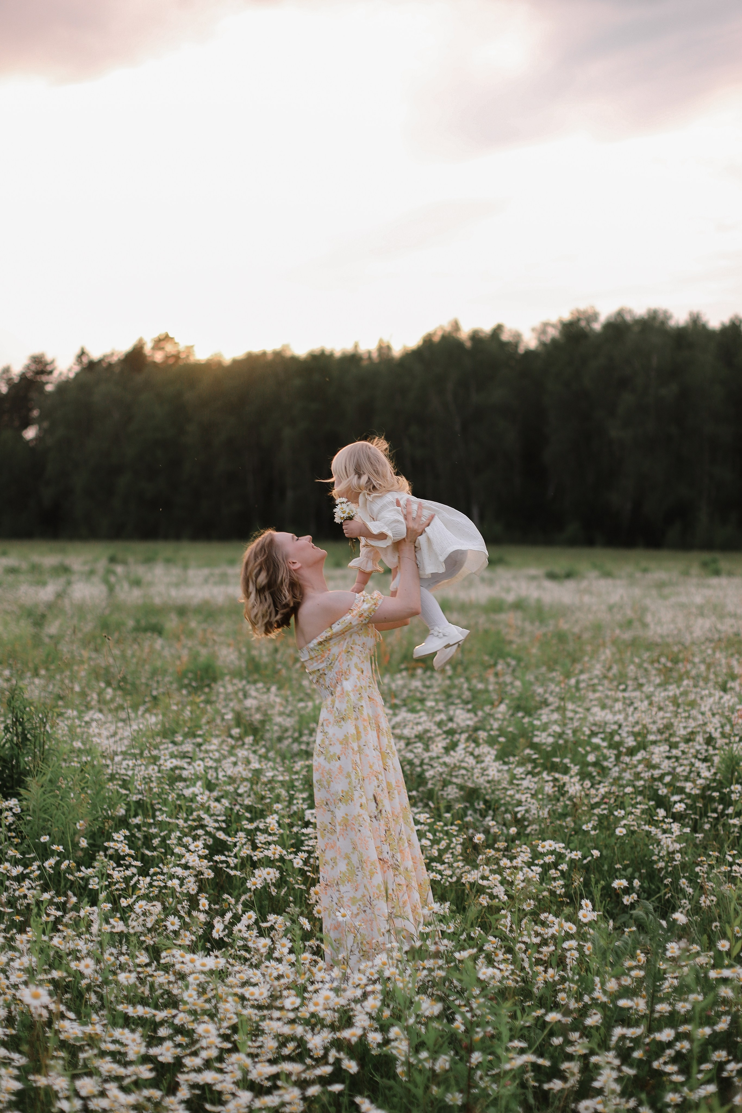 Катя и Соня в ромашках. Свадебный, семейный и детский фотограф в Люберцах Зайцева Анастасия