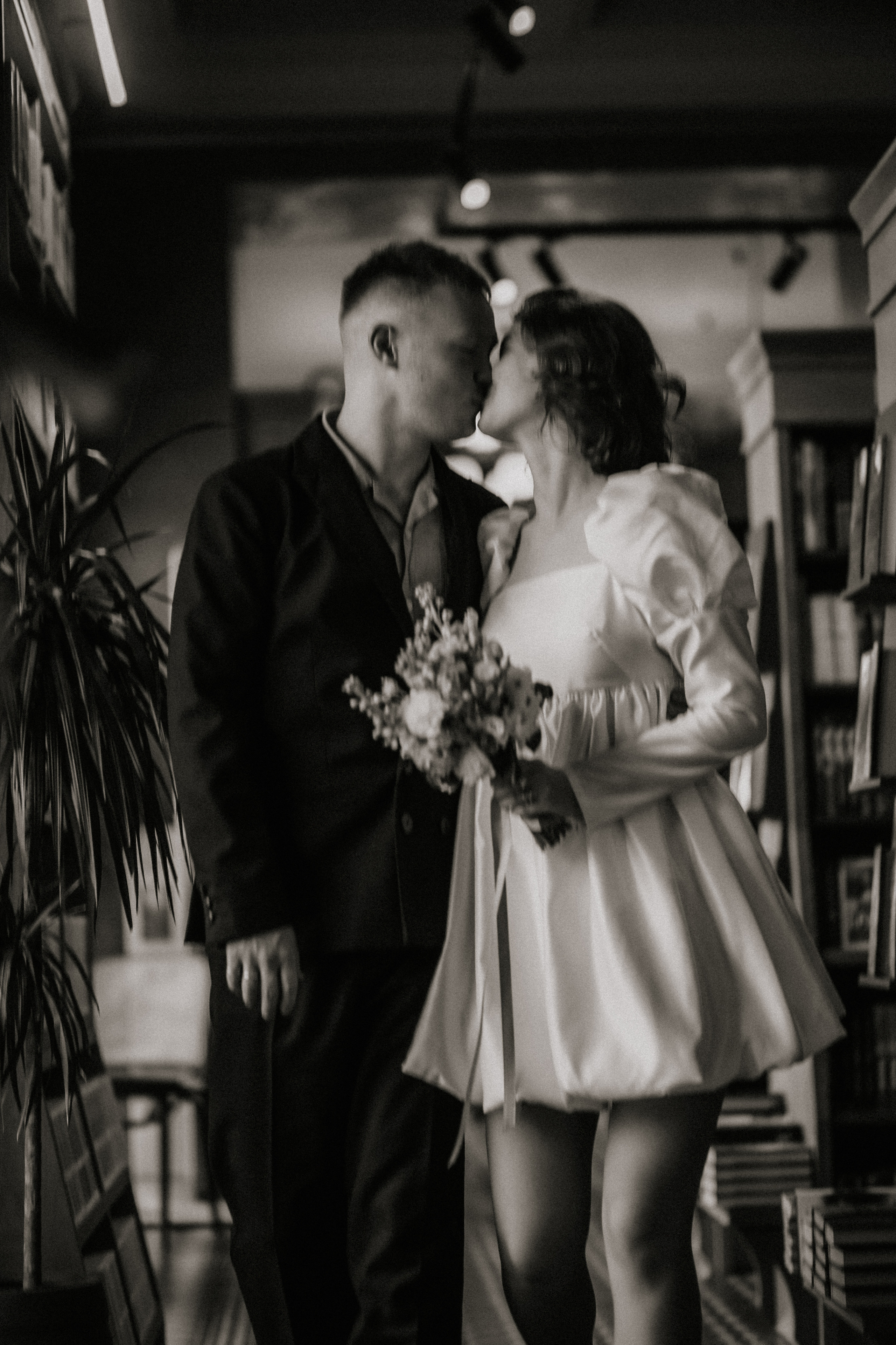 Даниил и Анна | Загс, Дом Книги и погулять. Свадебный фотограф в Санкт-Петербурге Анастасия Селиванова