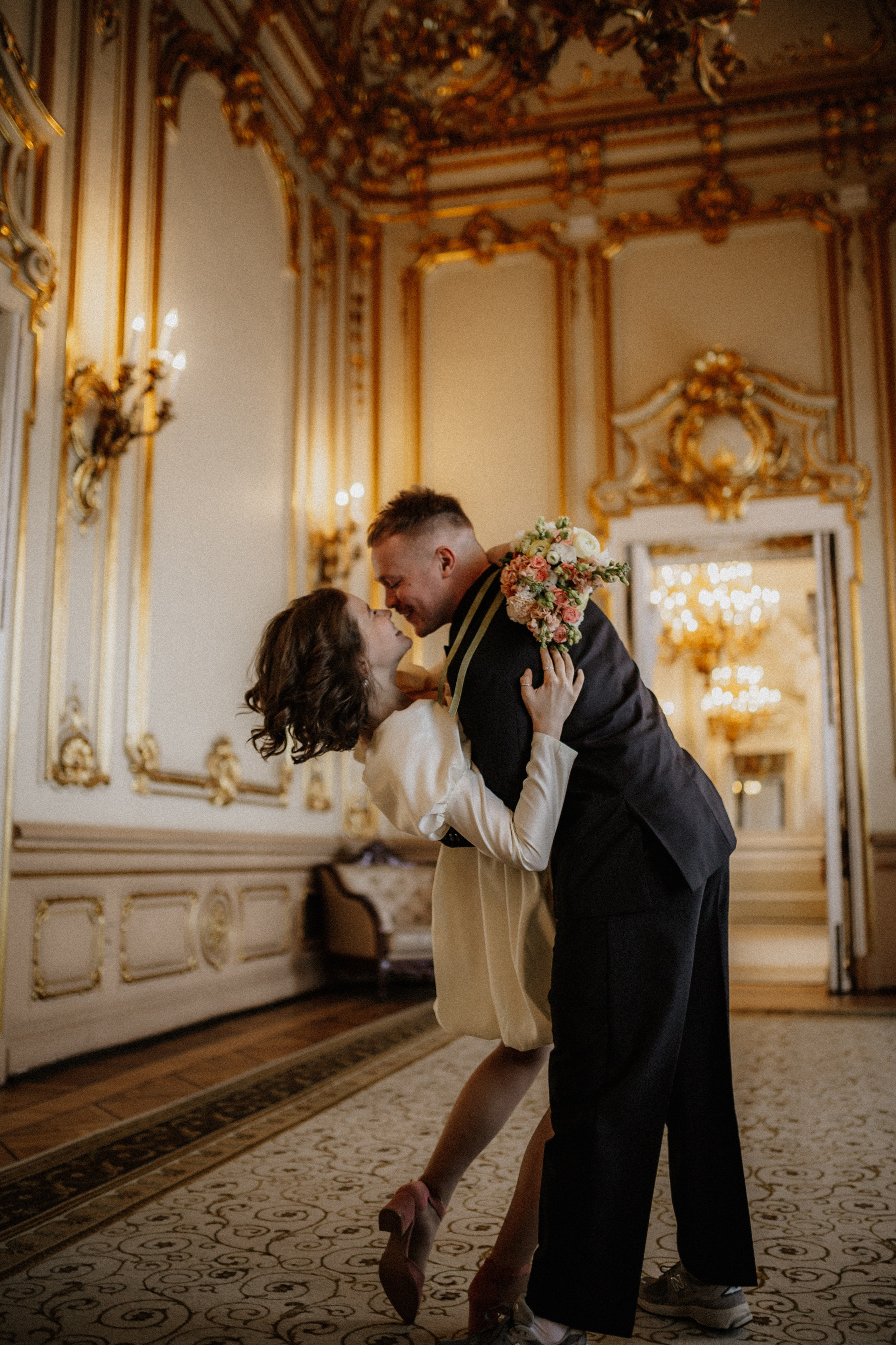 Даниил и Анна | Загс, Дом Книги и погулять. Свадебный фотограф в Санкт-Петербурге Анастасия Селиванова