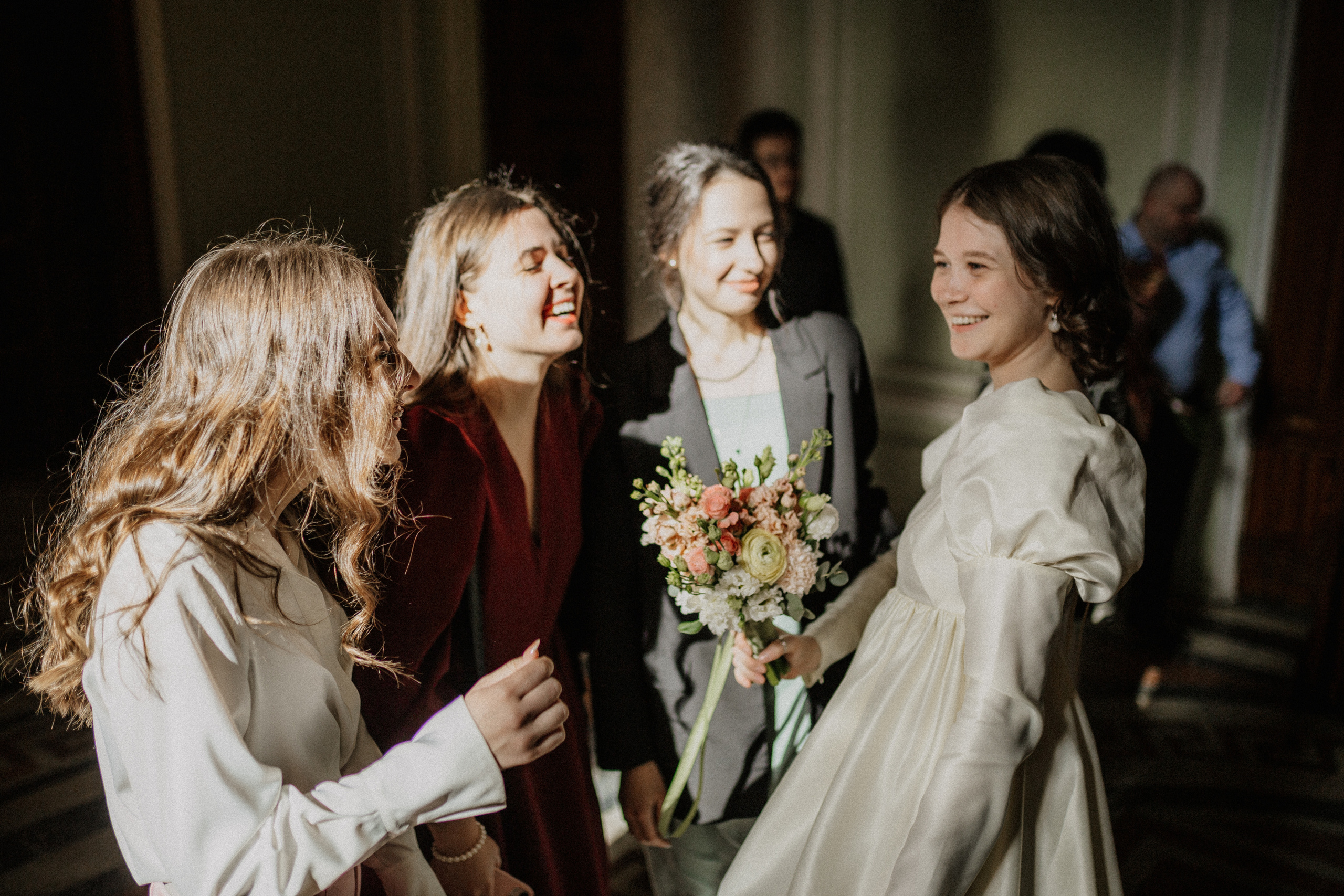 Даниил и Анна | Загс, Дом Книги и погулять. Свадебный фотограф в Санкт-Петербурге Анастасия Селиванова