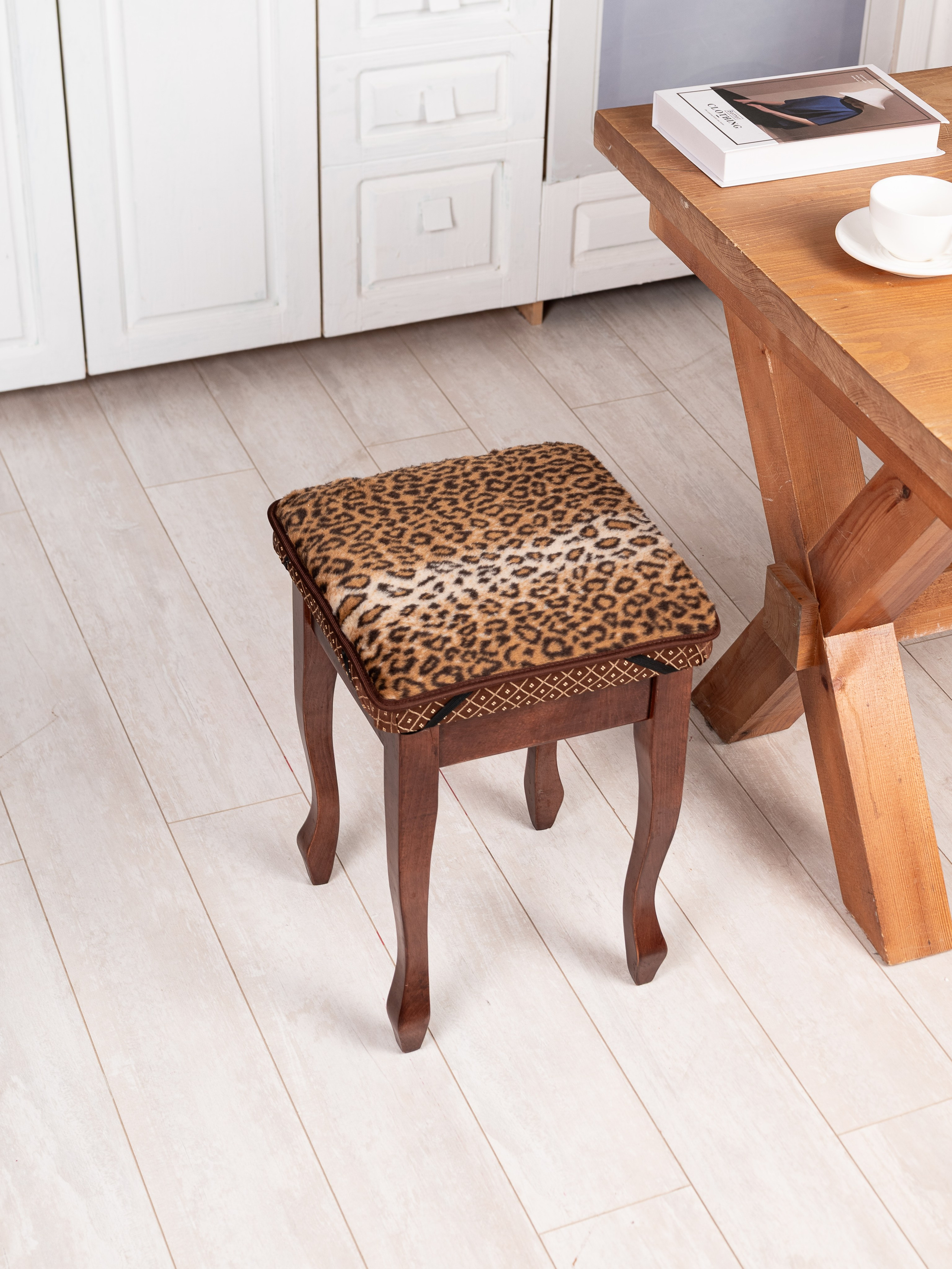 Накидки на стулья. Предметный фотограф, фото для маркетплейсов Пятигорск, КМВ