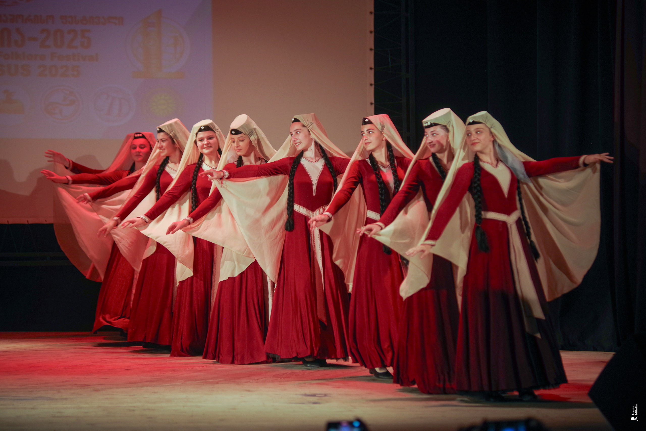 Танцы в прекрасном Они. Портретный фотограф Денис Милютин