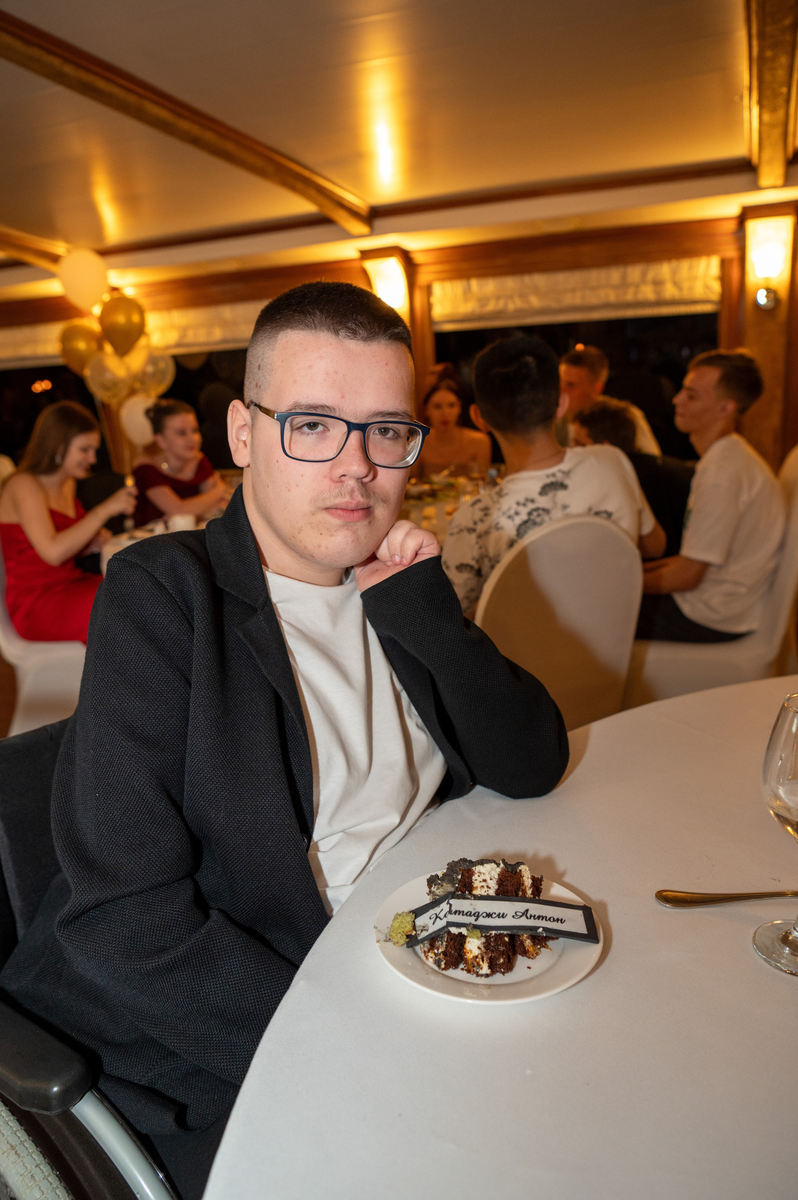 Выпускной вечер 11 класс на теплоходе. Детский и семейный фотограф г. Москва Оксана Катаджи