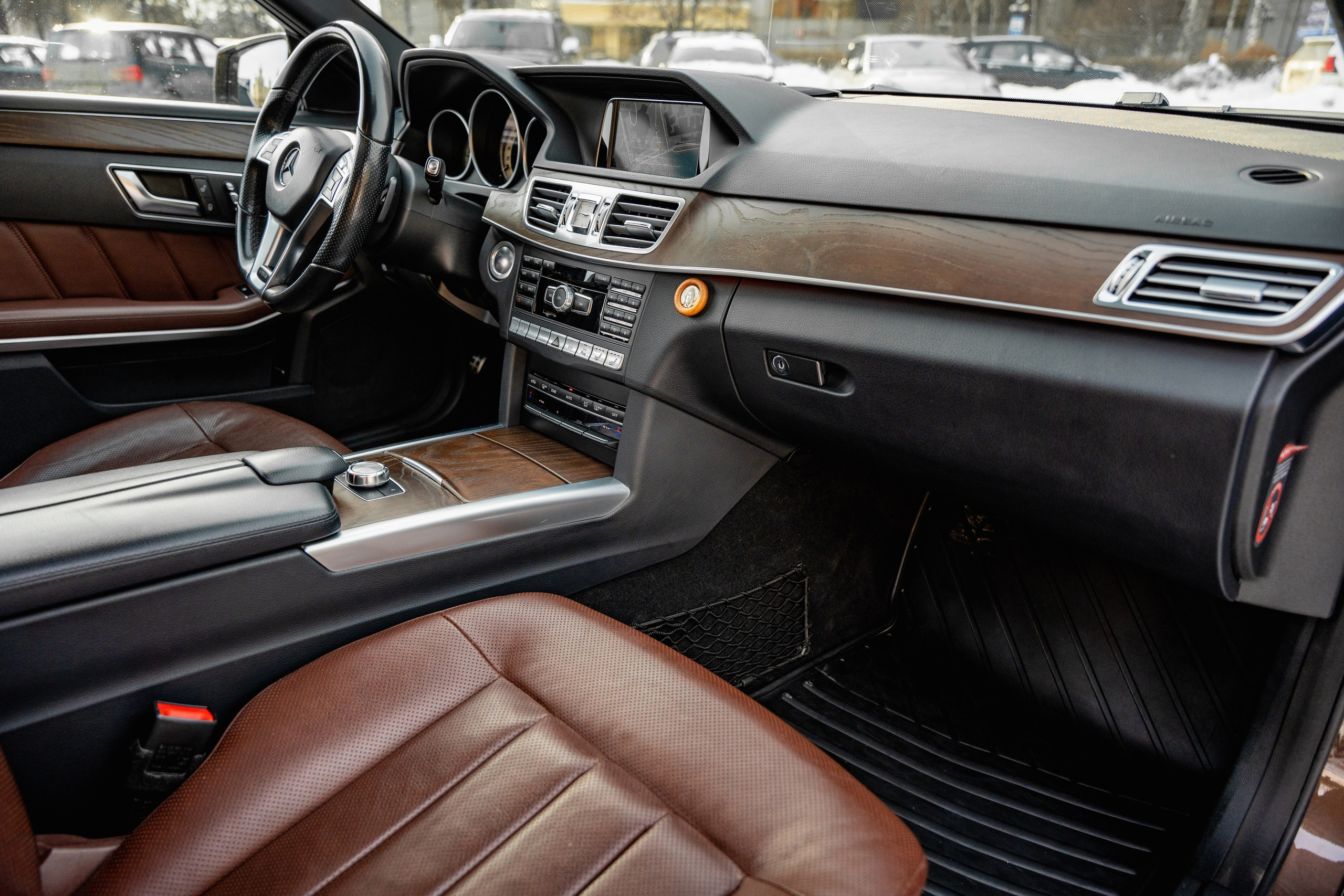 Mercedes E350. Станислав Тюрин Фотограф Москва. Индивидуальные и семейные фотосессии;