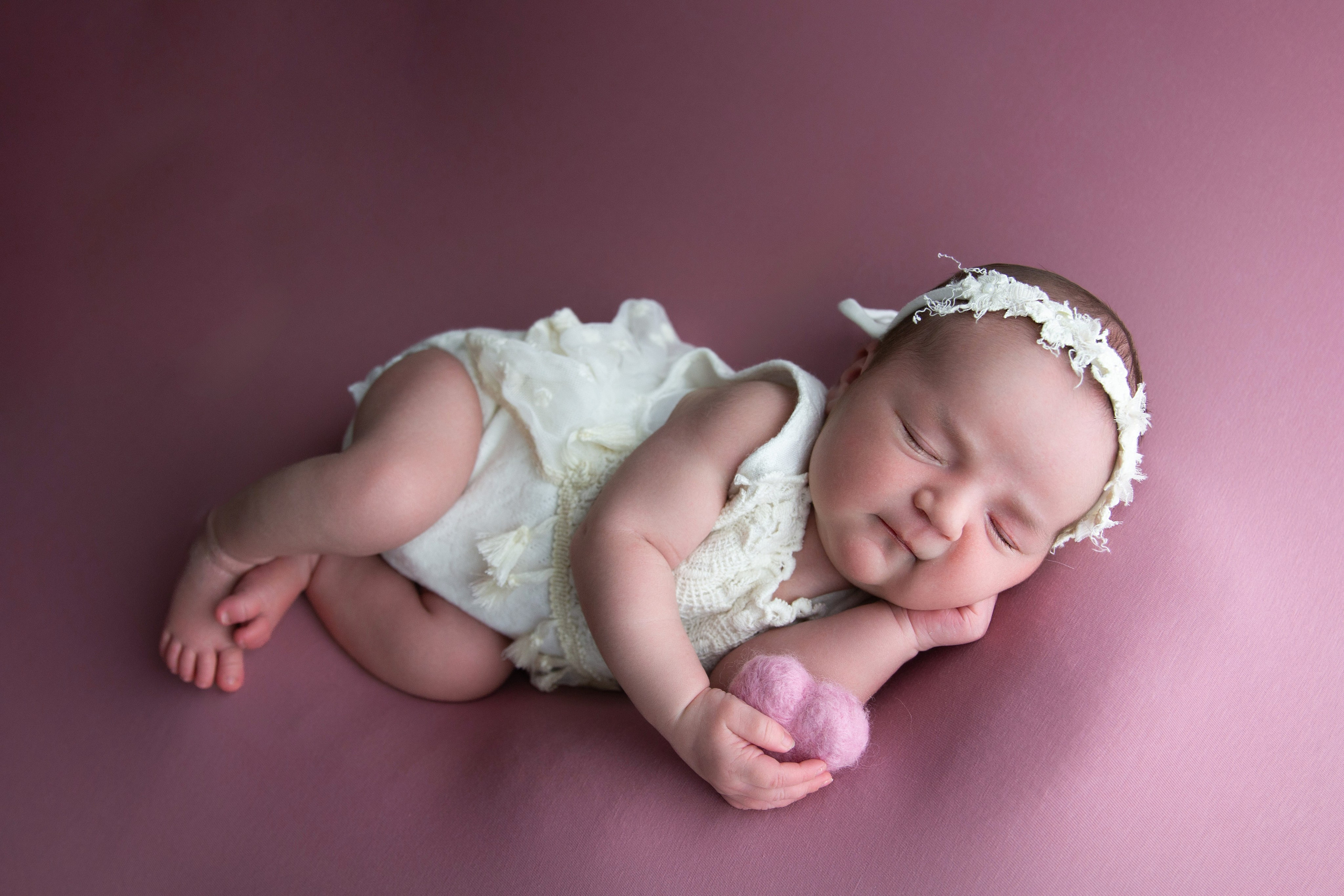 Профессиональная фотосессия новорожденного. Фотограф новорожденных Жуковский Раменское