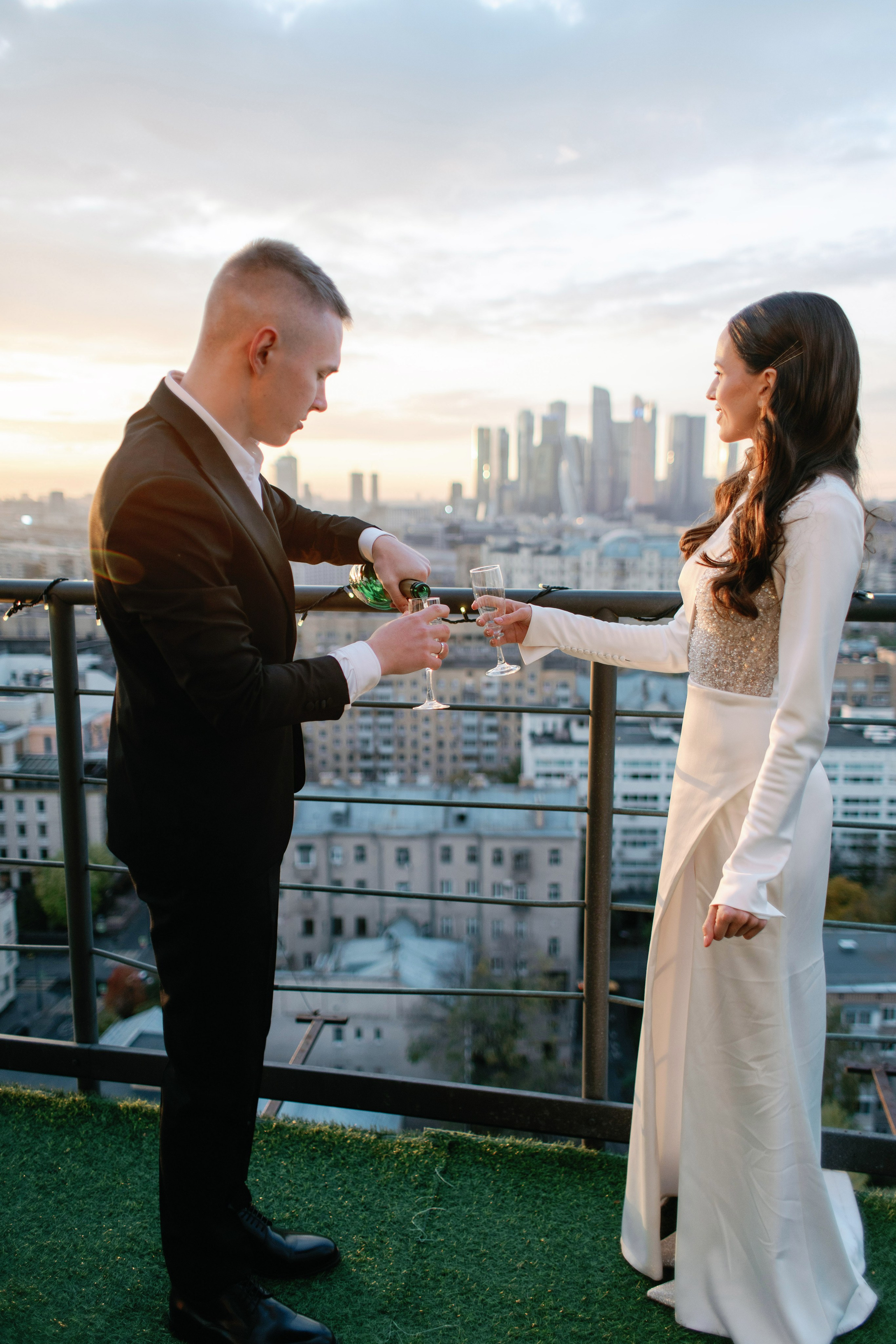 Свадьба для двоих в Москве, фотосессия на крыше, сборы, прогулка в Barvikha Luxury Village