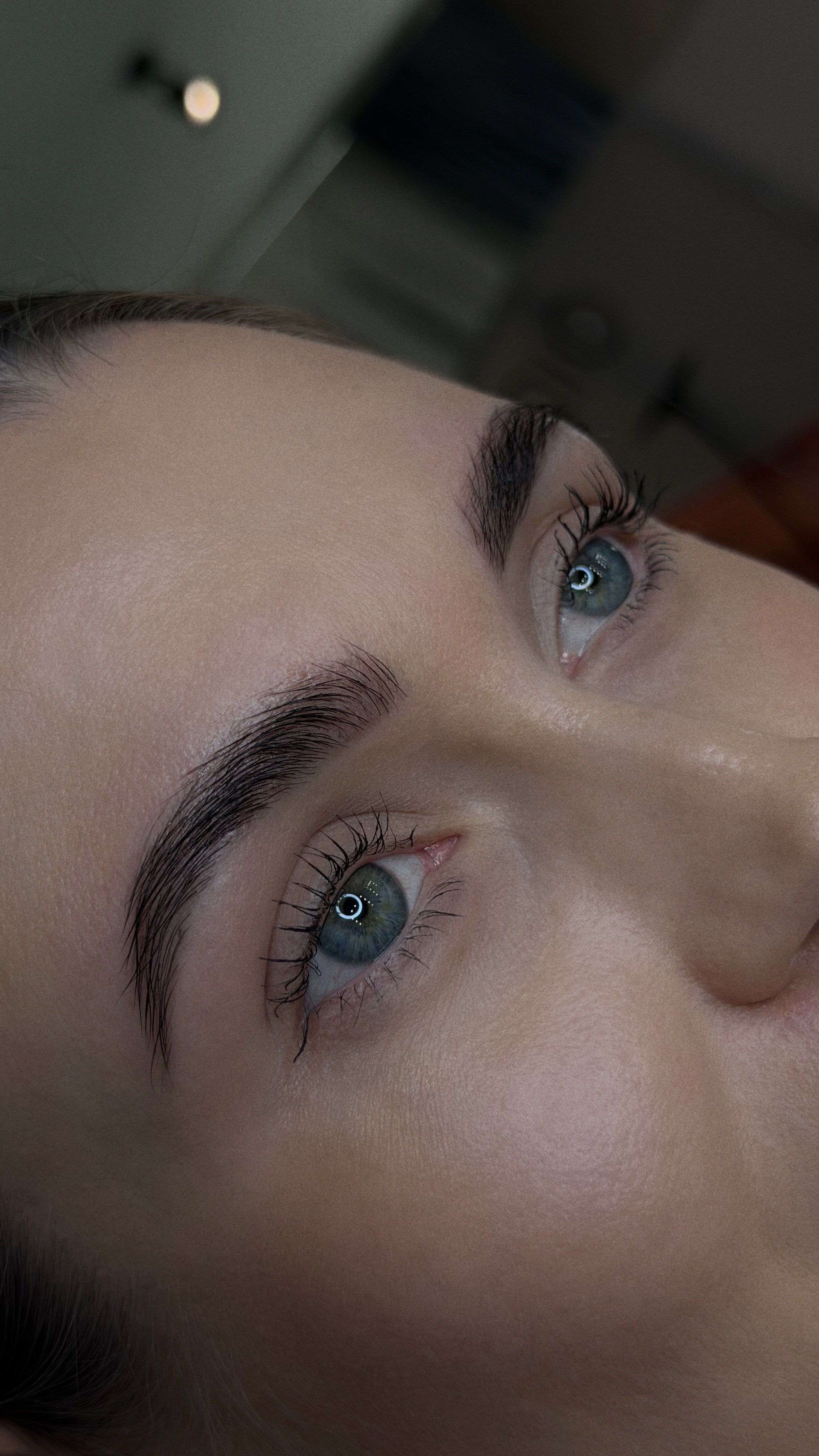 Брови. Студия визажистов, стилистов по прическам, бровистов и мастеров по ресницам