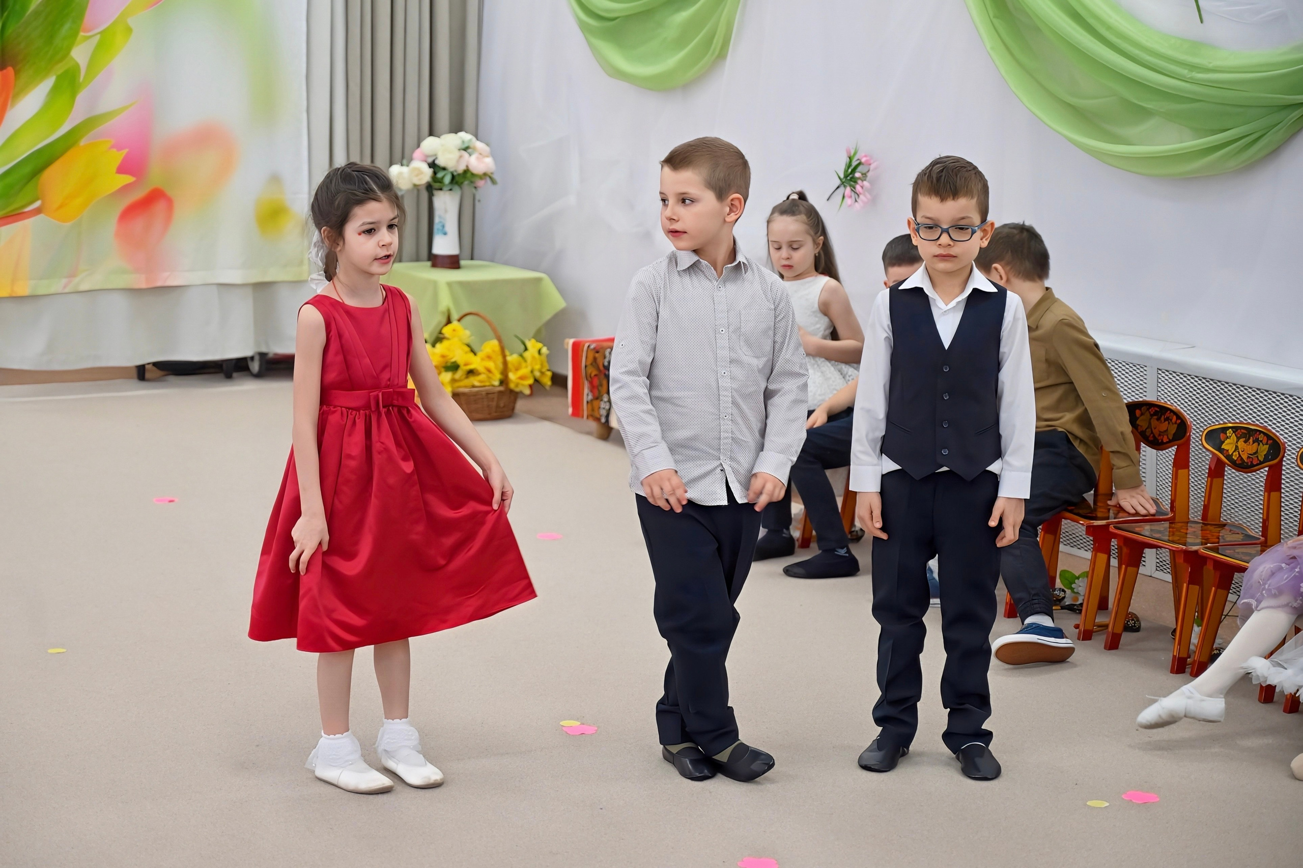 Праздник в группе Цветик семицветик. Семейный и детский фотограф Москва
