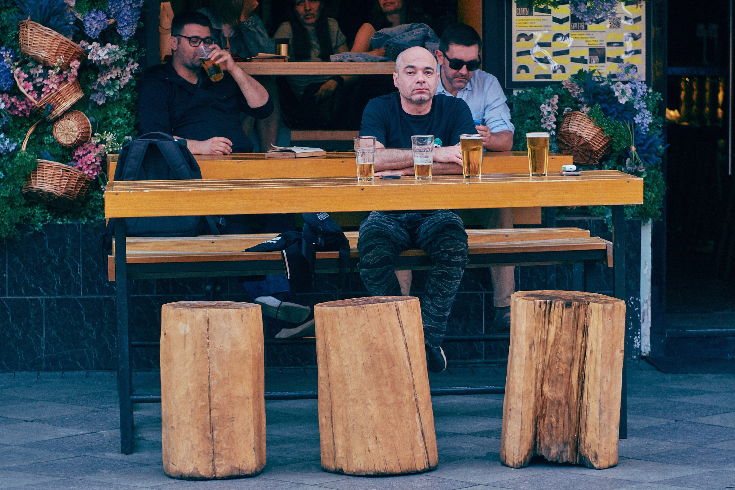Портрет мужчины в пивном баре "За четверых" - фотограф Виталий Дени