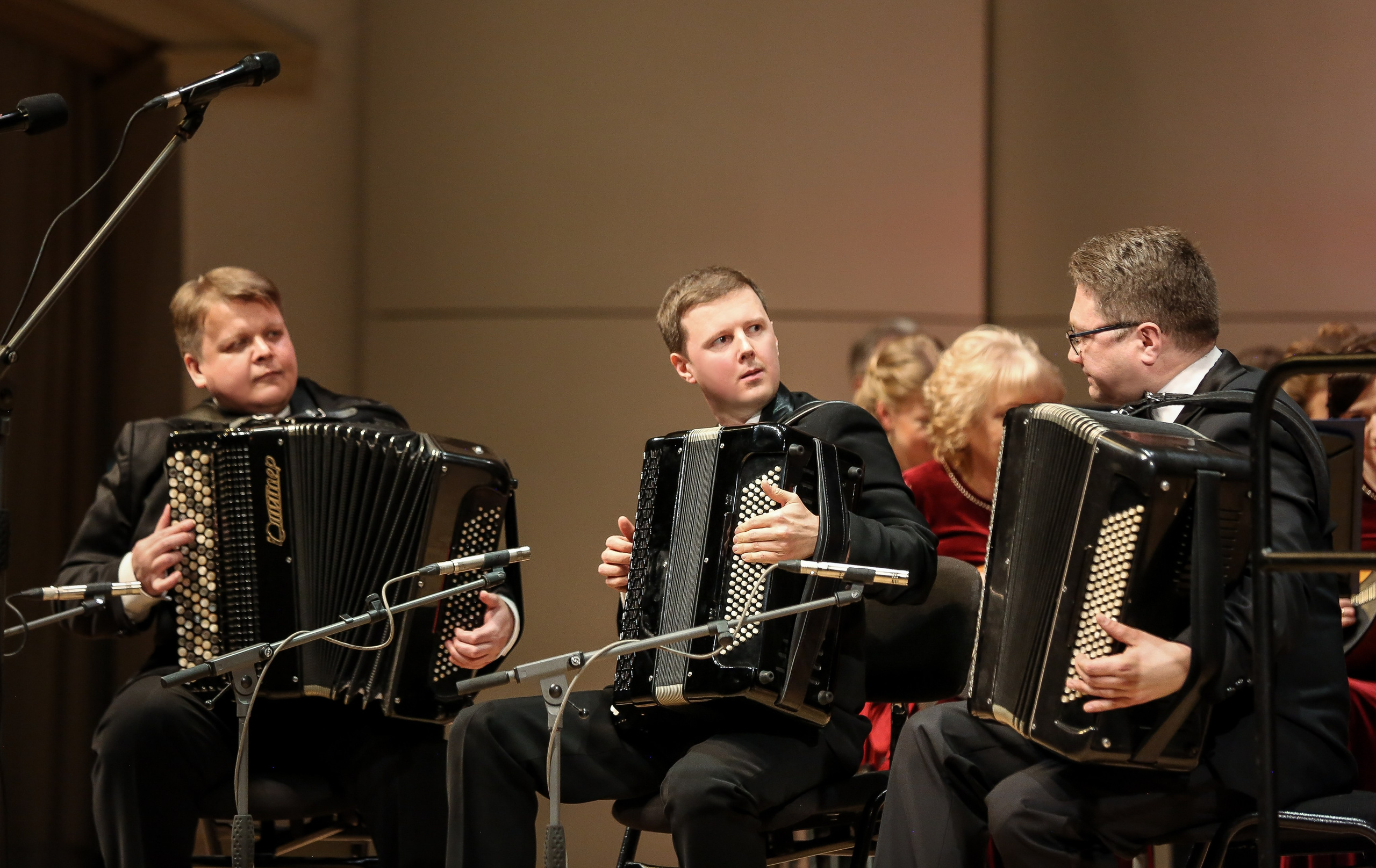 Концерт «Один виток вокруг планеты» ко Дню космонавтики. Дарья Письменюк / Darya Leitstern — фотограф, музыкант, журналист, путешественник