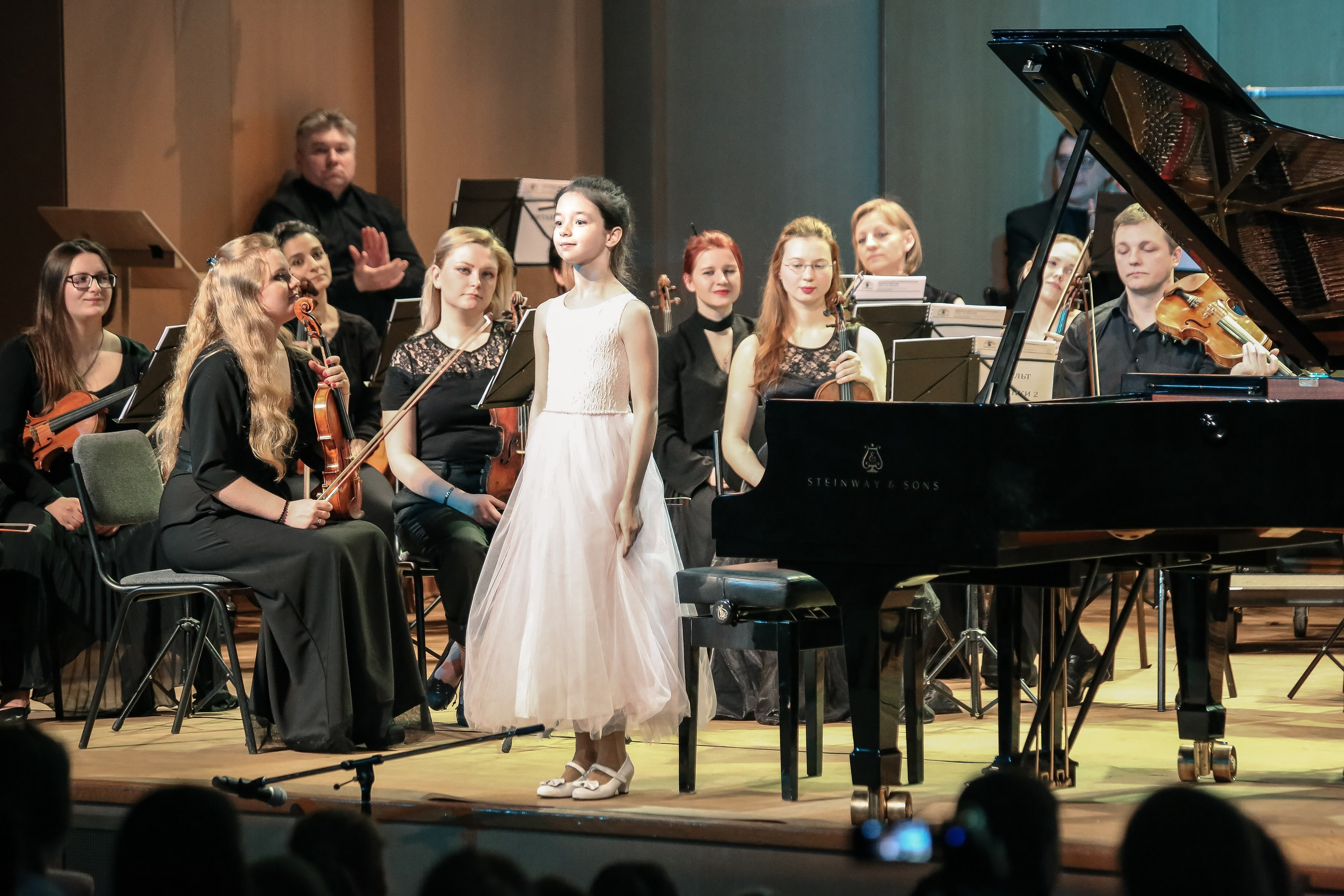 Юбилей Бетховенской школы. Дарья Письменюк / Darya Leitstern — фотограф, музыкант, журналист, путешественник