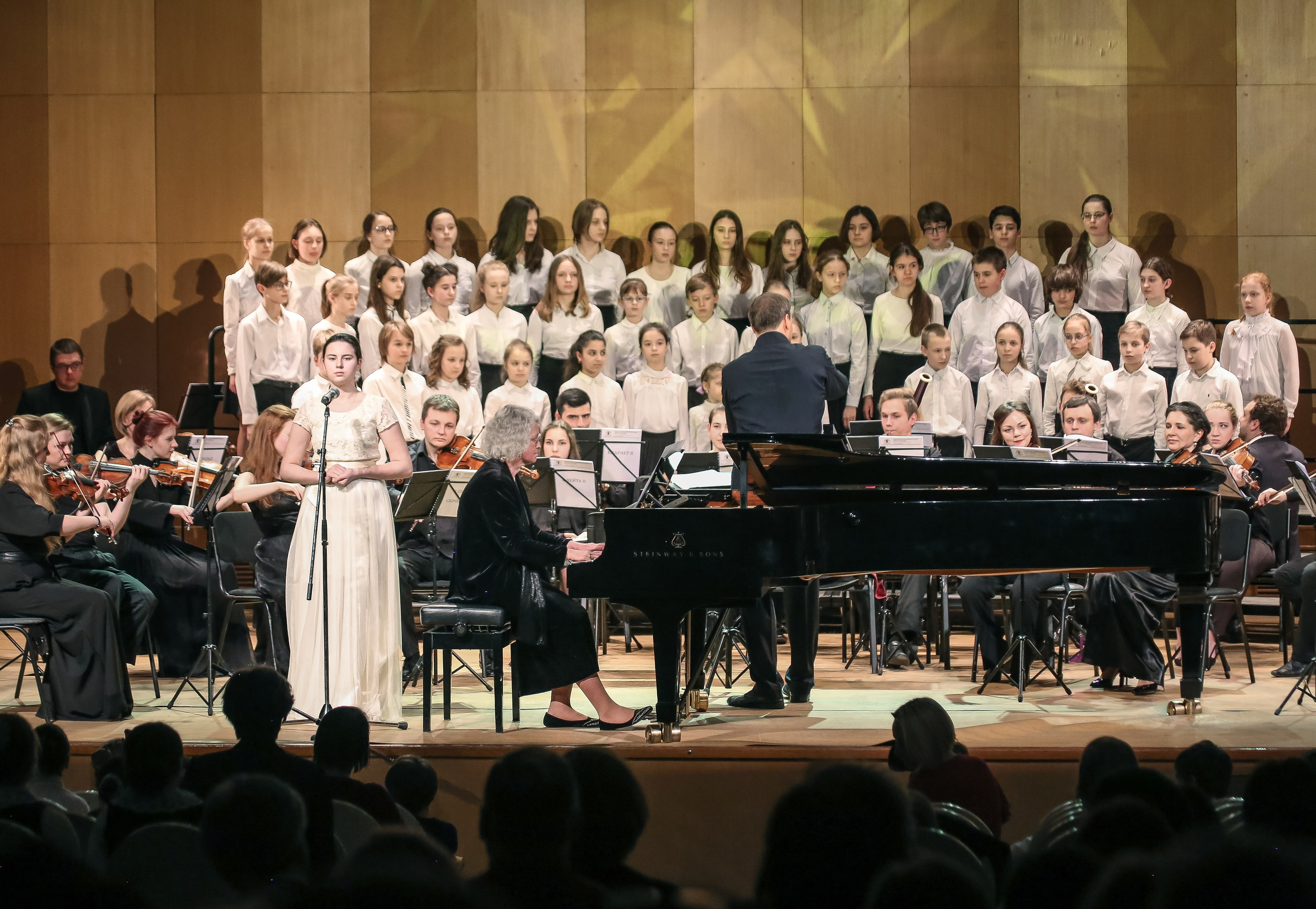 Юбилей Бетховенской школы. Дарья Письменюк / Darya Leitstern — фотограф, музыкант, журналист, путешественник