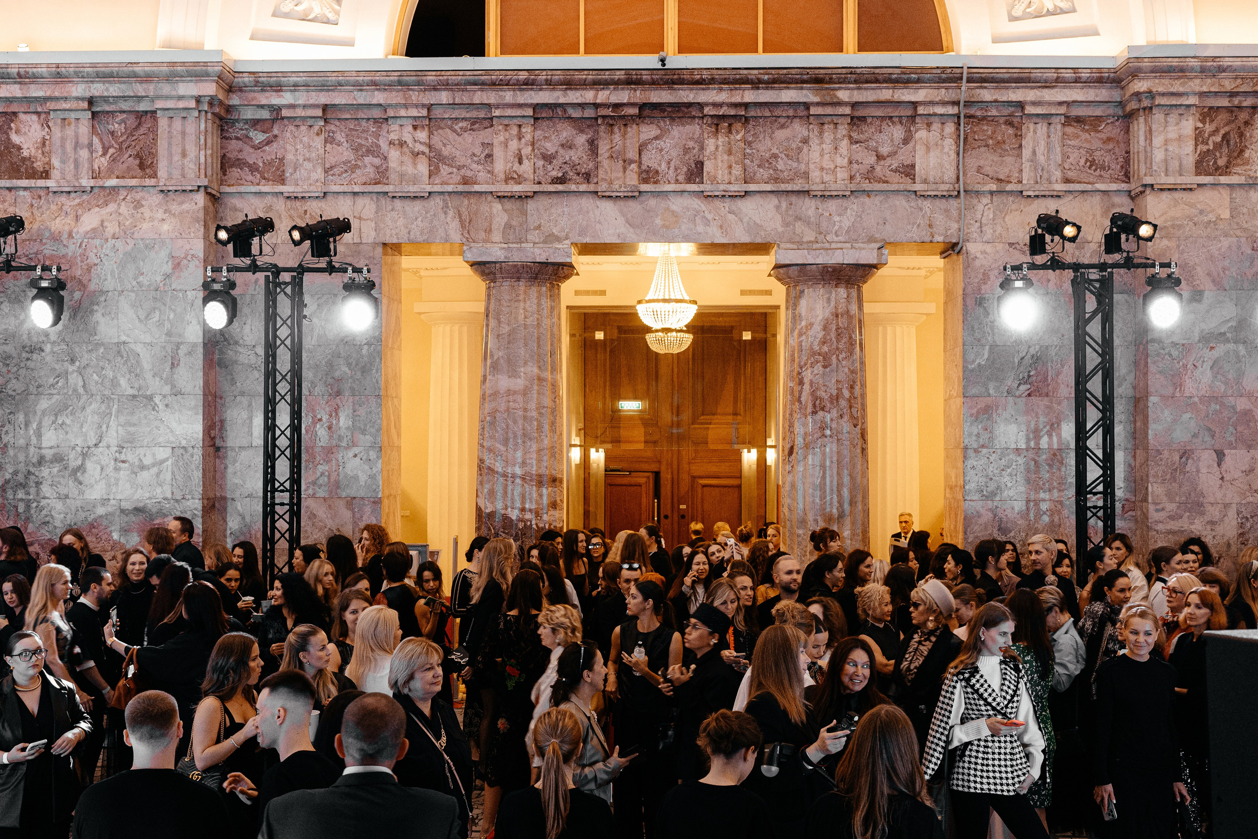 Показ Кирпичи. Коммерческий фотограф в Санкт-Петербурге Анна Кобзарь