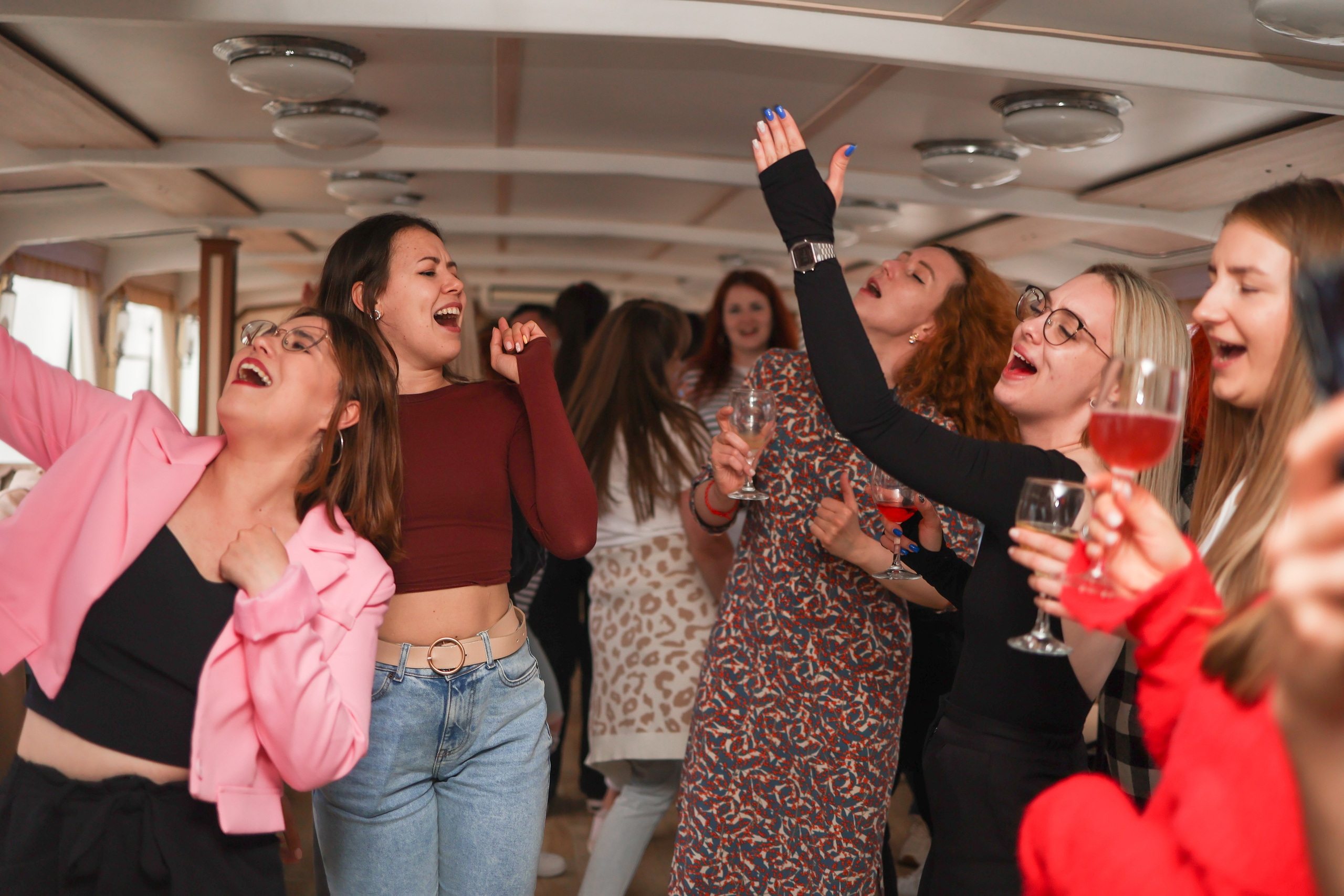 Gravity Project круизы. Репортажный и портретный фотограф в Санктпетербурге. Видиосъемка мероприятий в Санкт-Петербурге