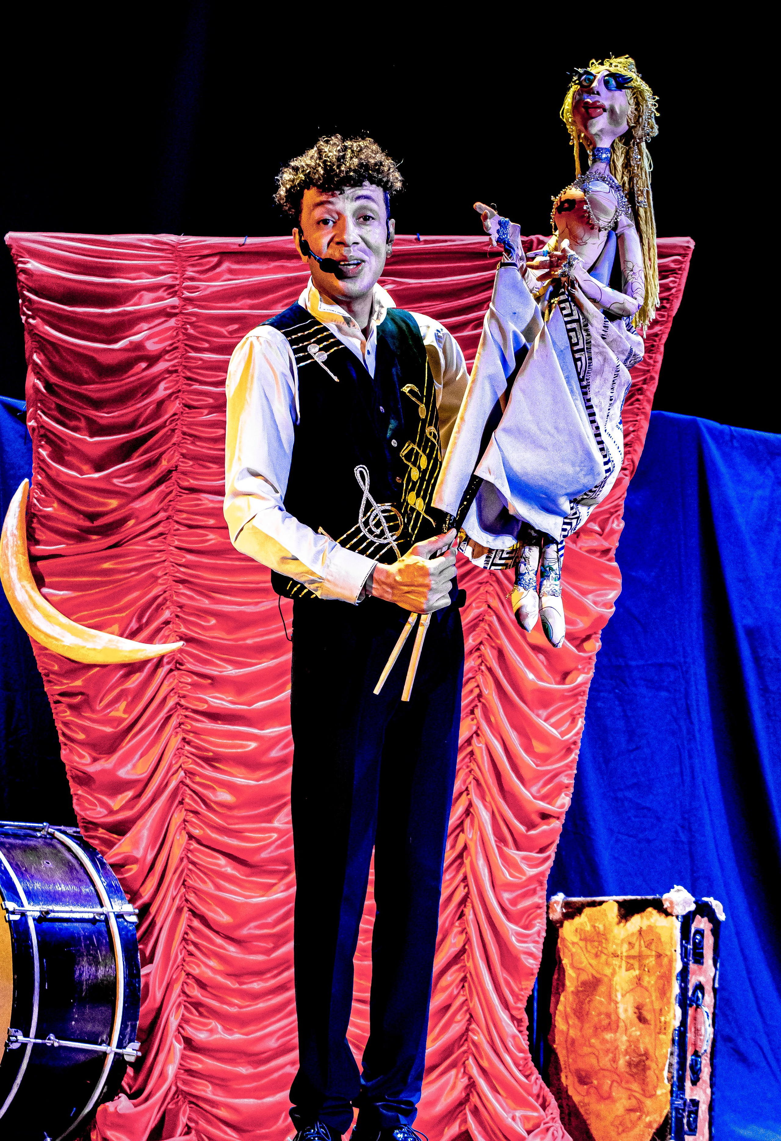 Цирк из Саквояжа спектакль театра САКВОЯЖ. Фотограф в Сочи Юрий Шептаев