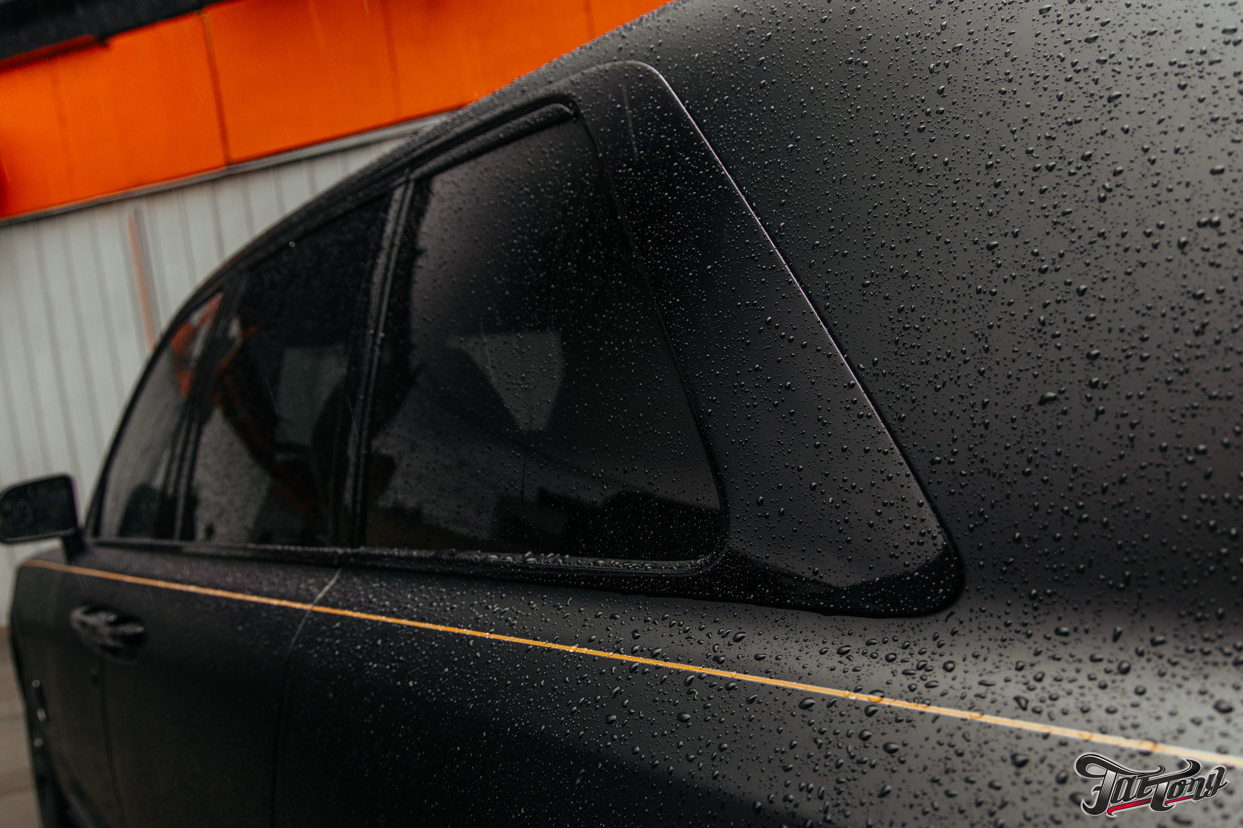 Rolls-Royce Cullinan оклейка в матовый полик, полный антихром. DeLorein