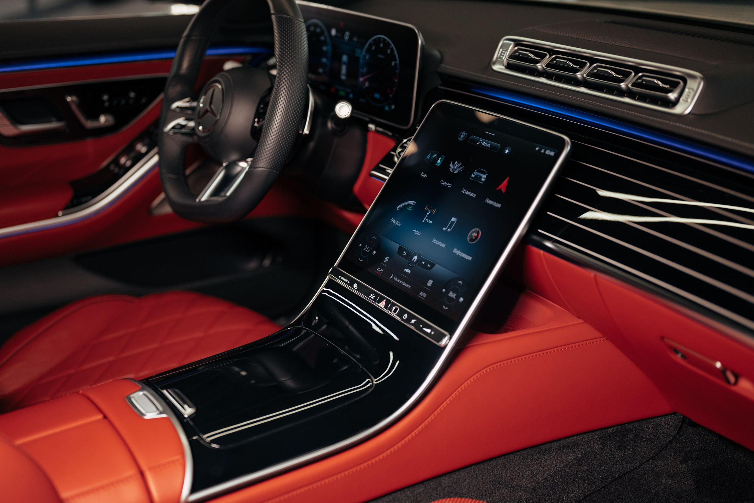 Mercedes 223 white on red. DeLorein