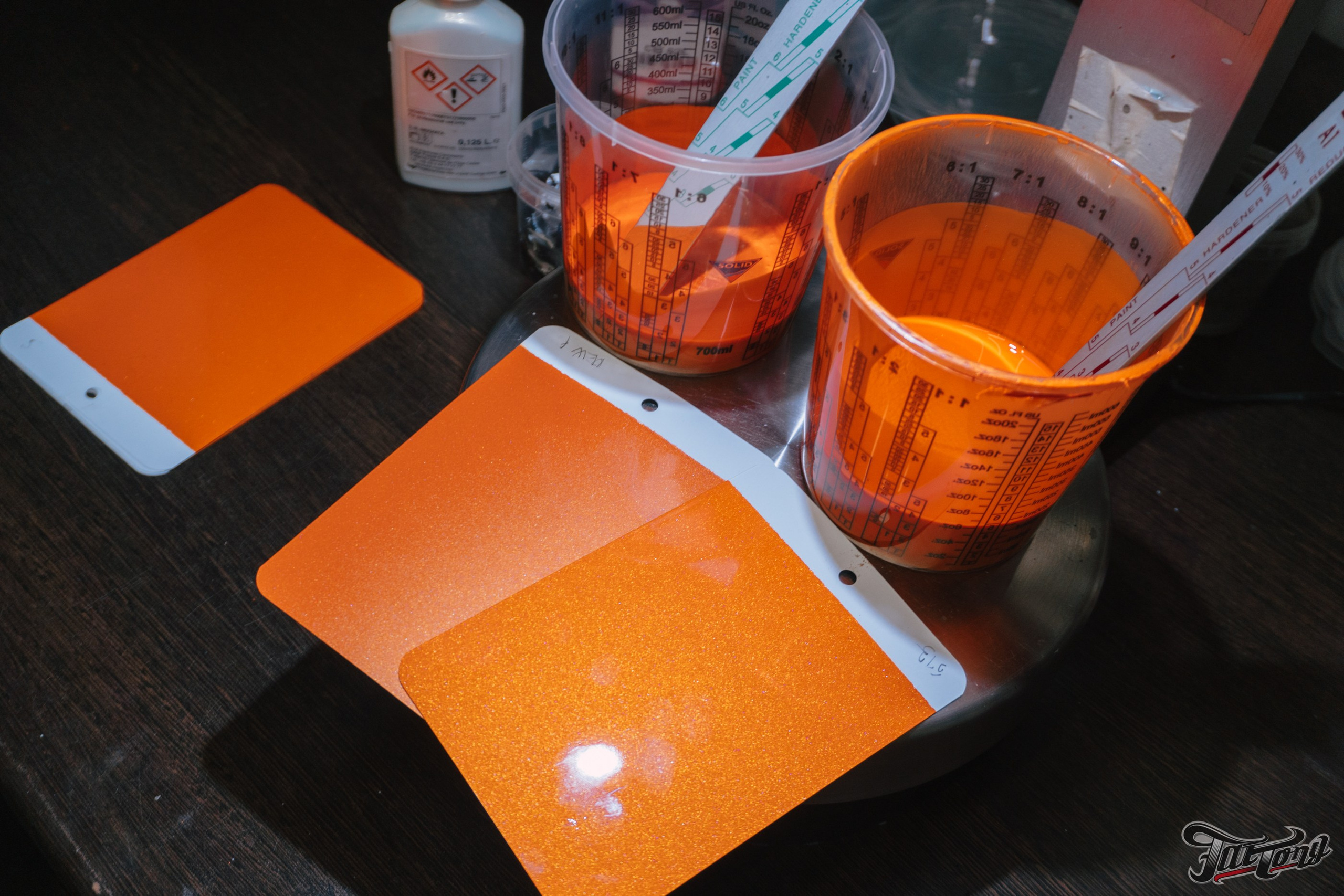 Ford Mustang Roush оранжевый окрас кузова и выкрас полос. DeLorein