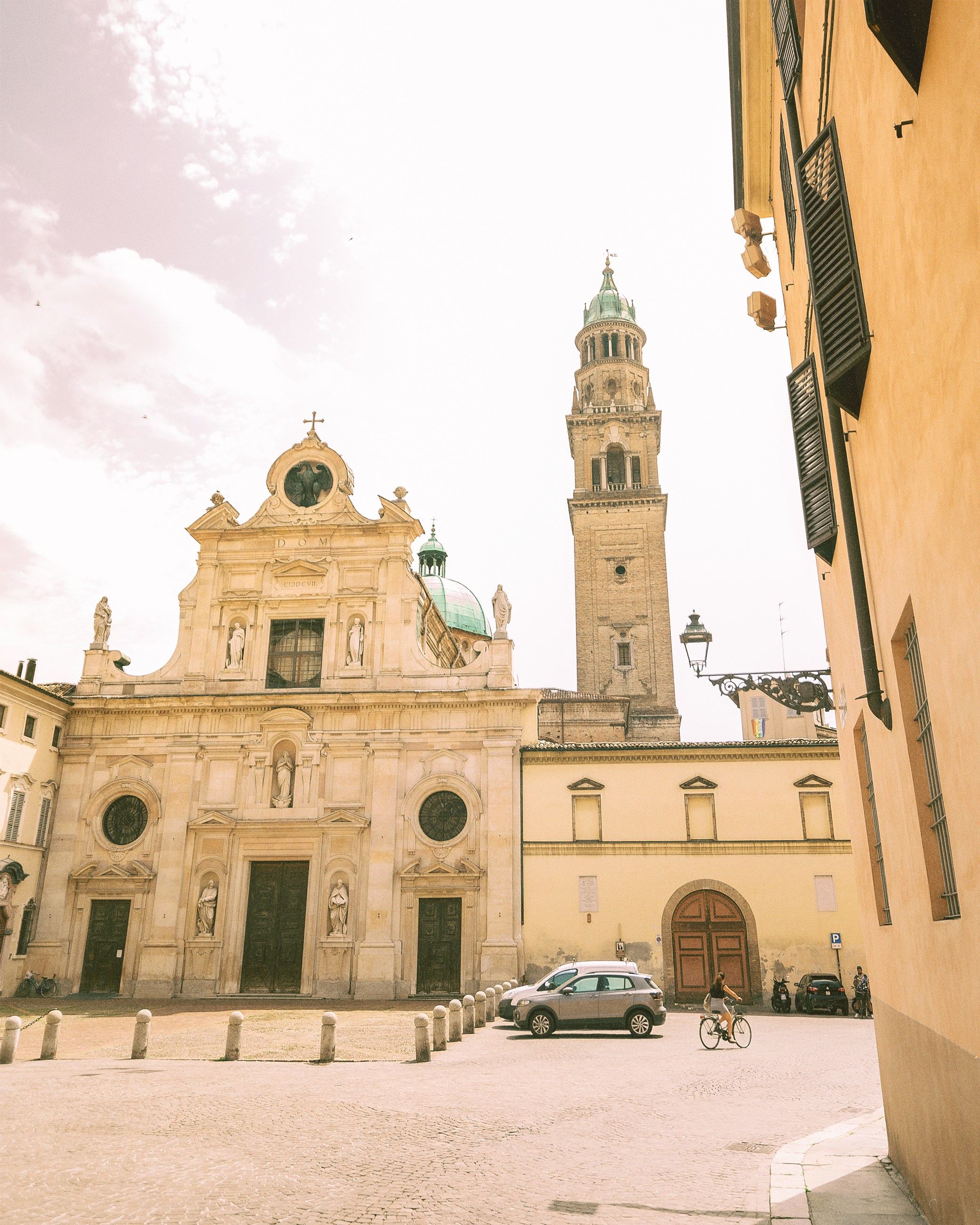 C i t i e s. Your photographer