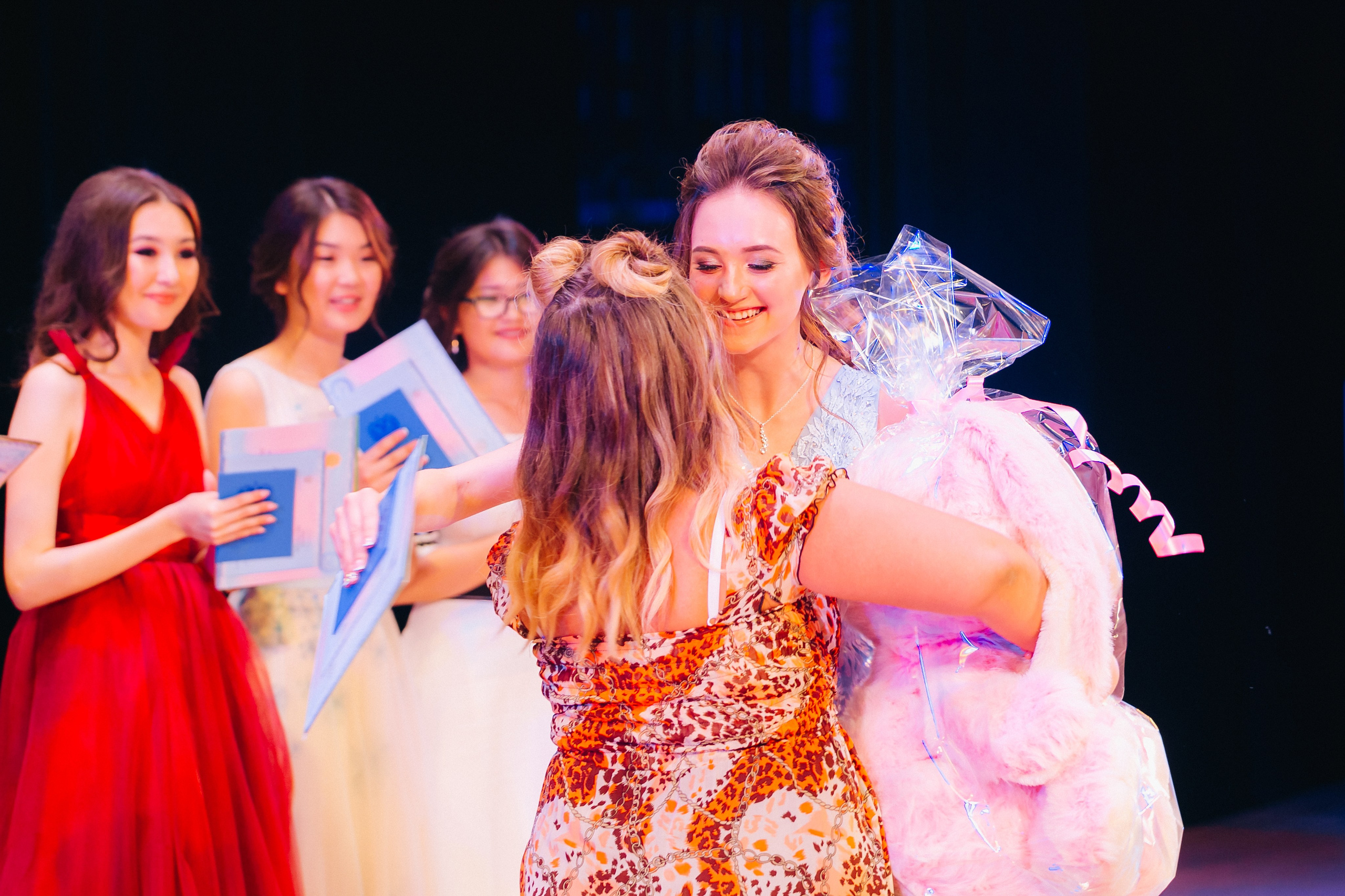 Вручение аттестатов 14 Гимназия. Свадебный и семейный фотограф в Улан-Удэ