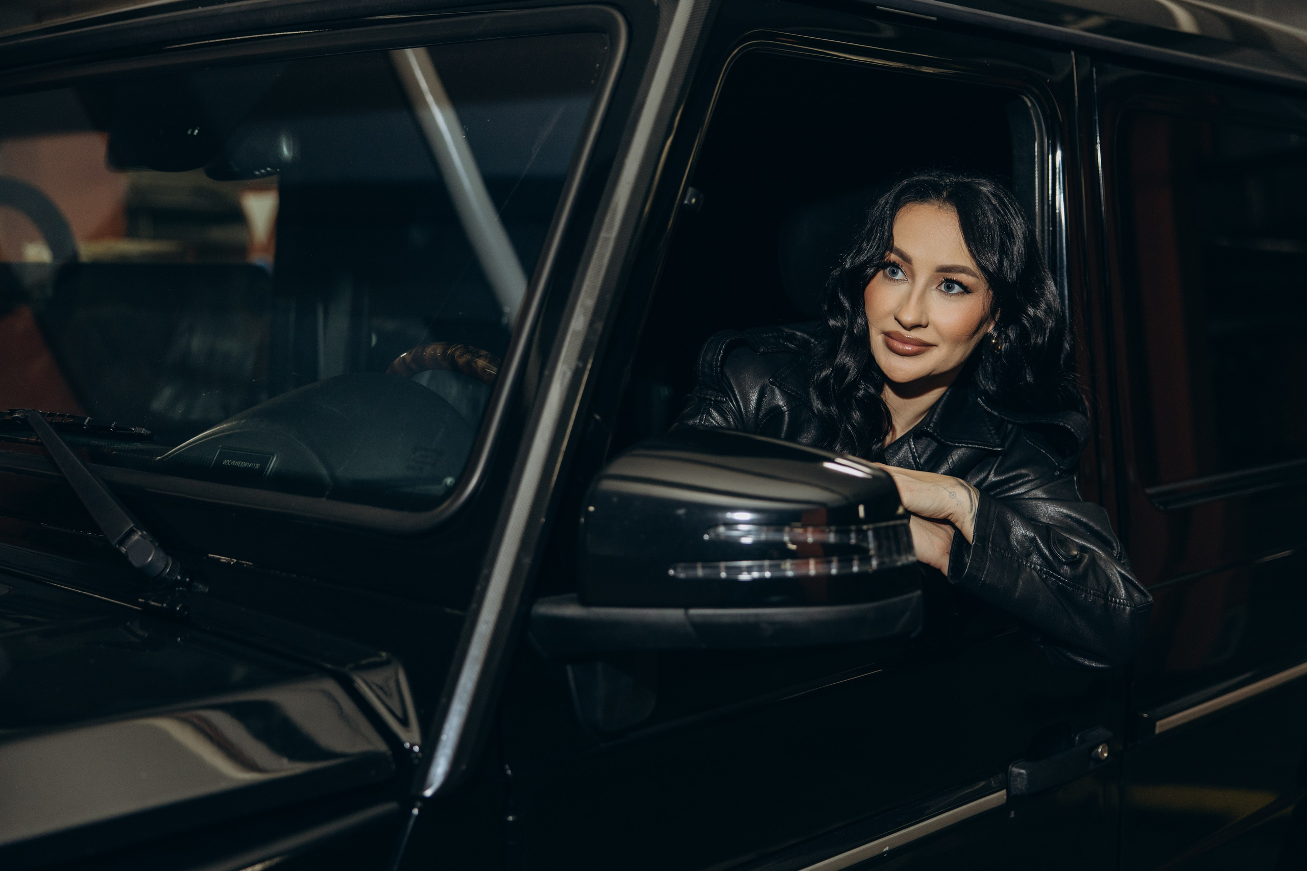 На парковке. Свадебный, семейный фотограф в Иркутске Светлана Макаричева